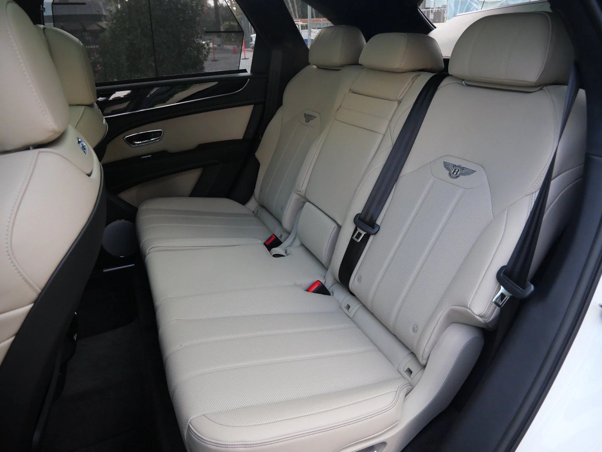 mph018_648776960_930b7a3782b8aa8d99d3157611c61bb3x_8349a99438