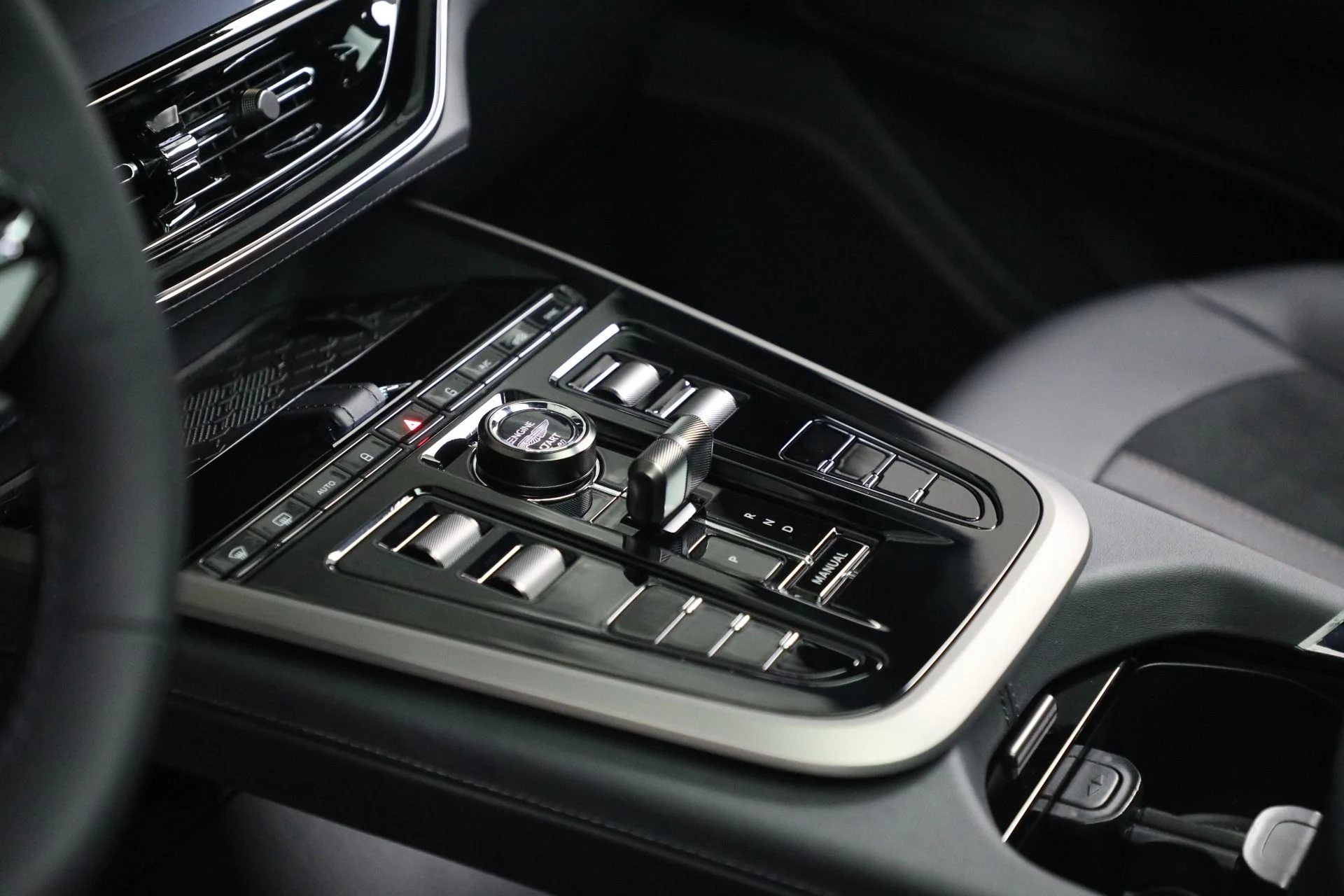 mph018_654596500_New_2025_Aston_Martin_DBX_707_707_2760d7263c