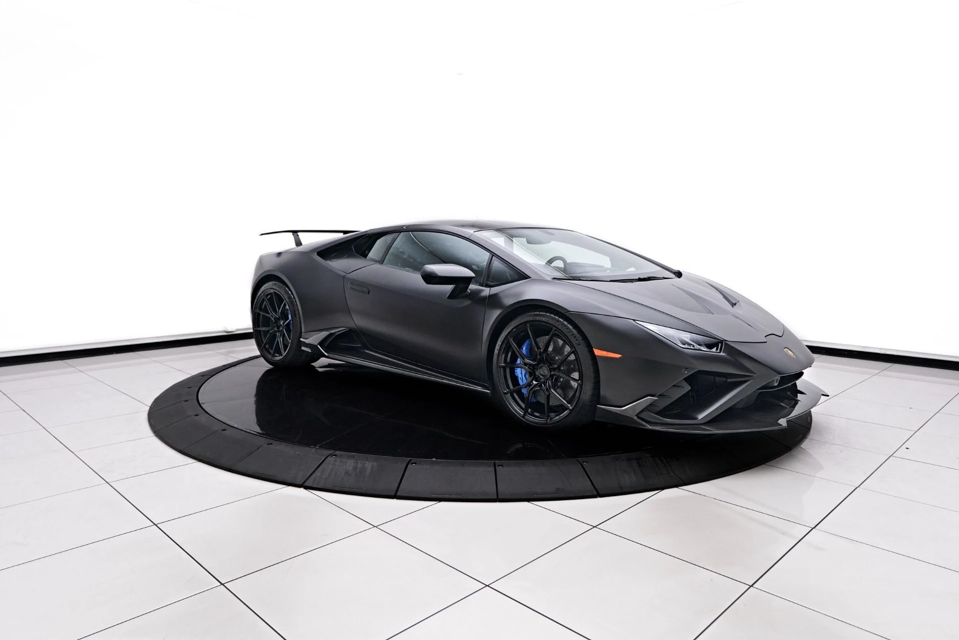 mph018_65581624_Used_2021_Lamborghini_Huracan_EVO_Base_1758314635_350183d6be