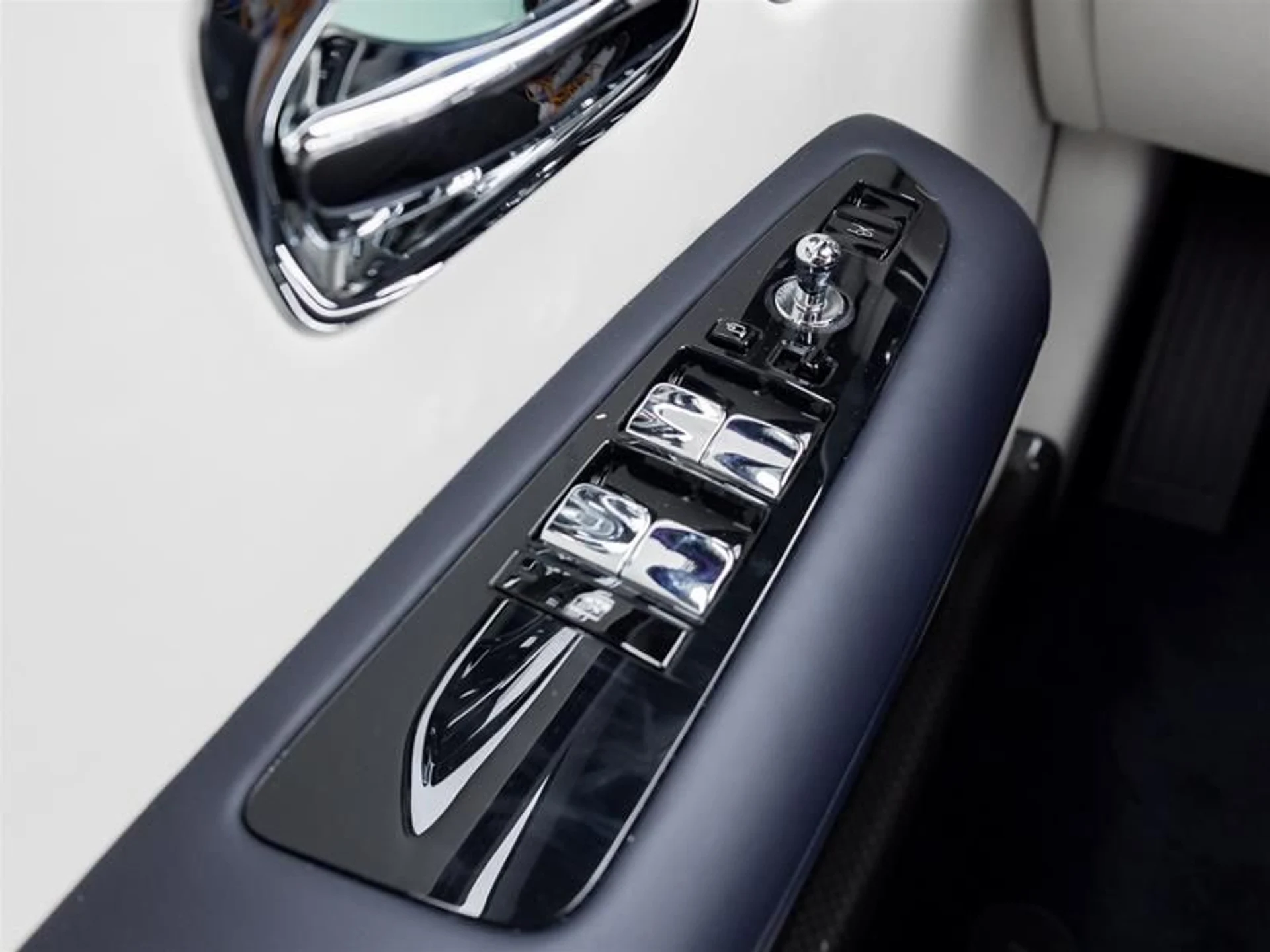 mph018_657156373_yz4didov_ec79717281