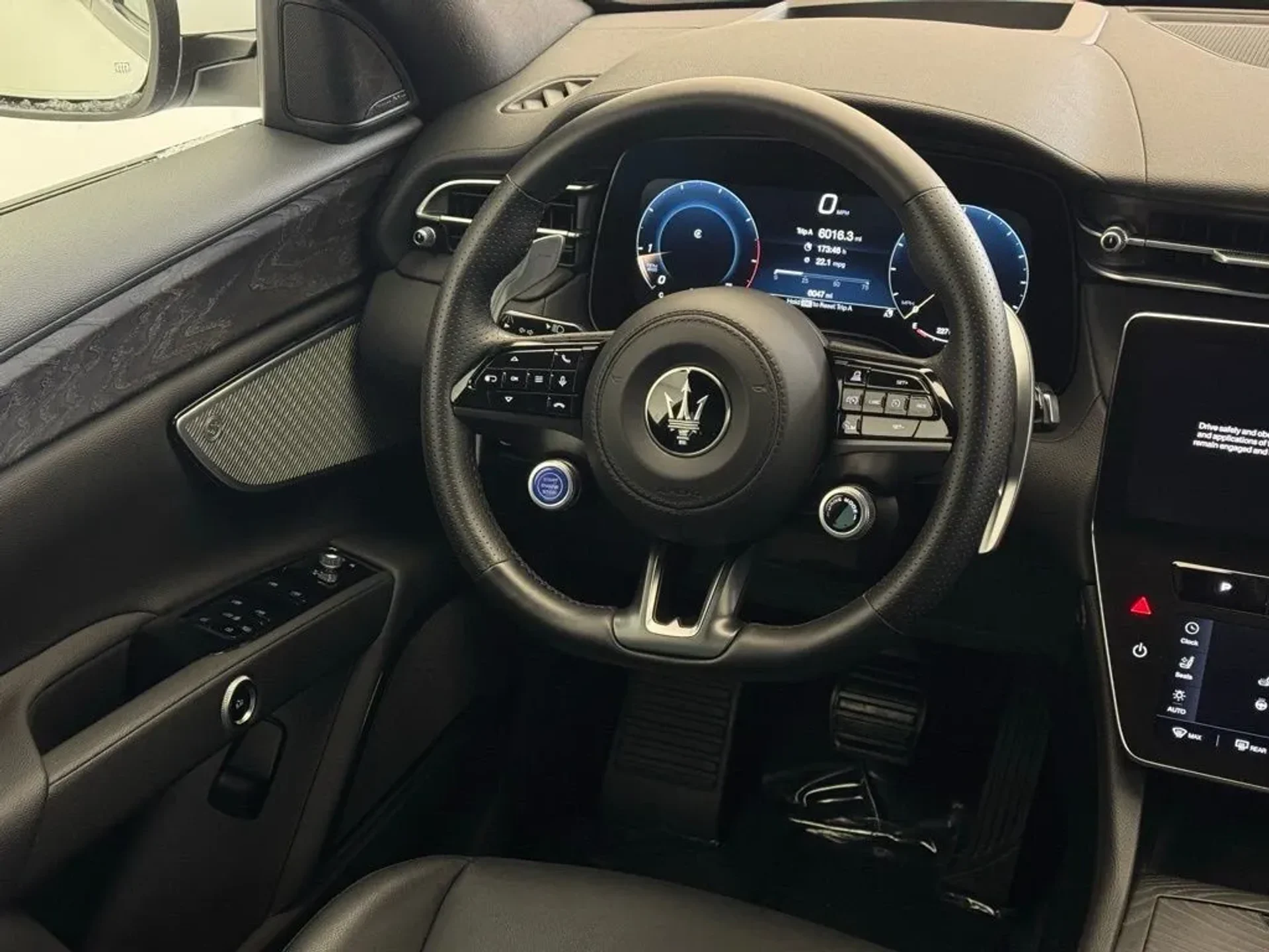 mph018_659855710_mqt2ppgdvbaxm82wpbz9brv7mm31_10336e4966