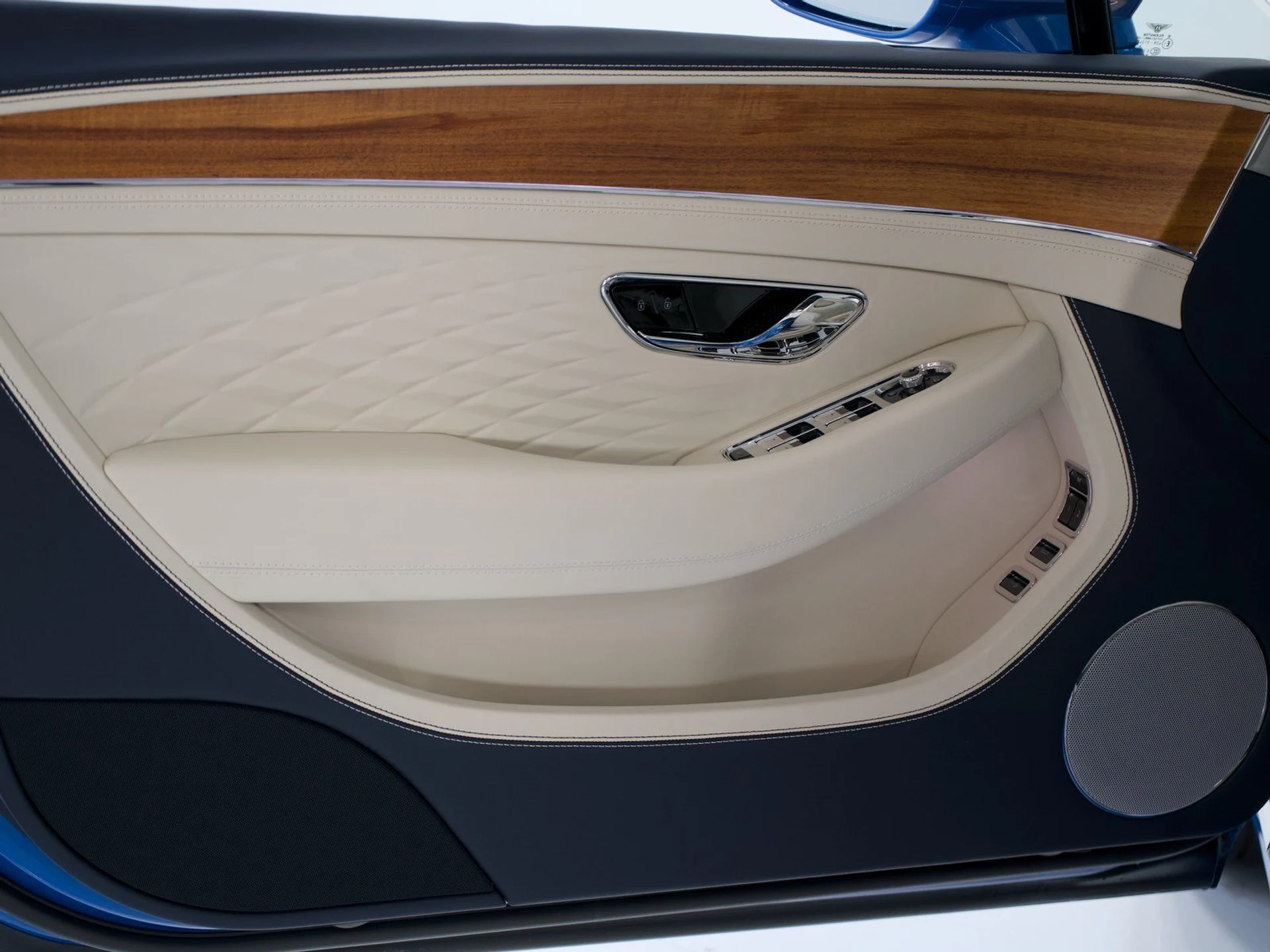 mph018_660587147_92428df305dc0f263c80426c4ad3978b_ac95f60e0b