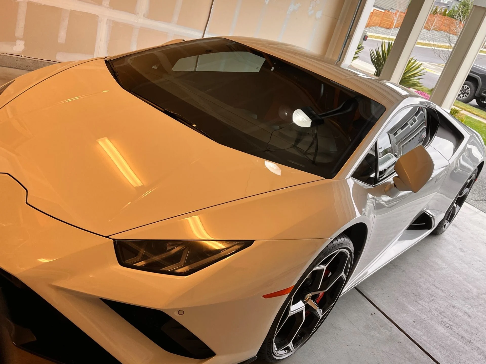 mph018_665697805_Used_2021_Lamborghini_Huracan_EVO_1742583306_4baddd233a