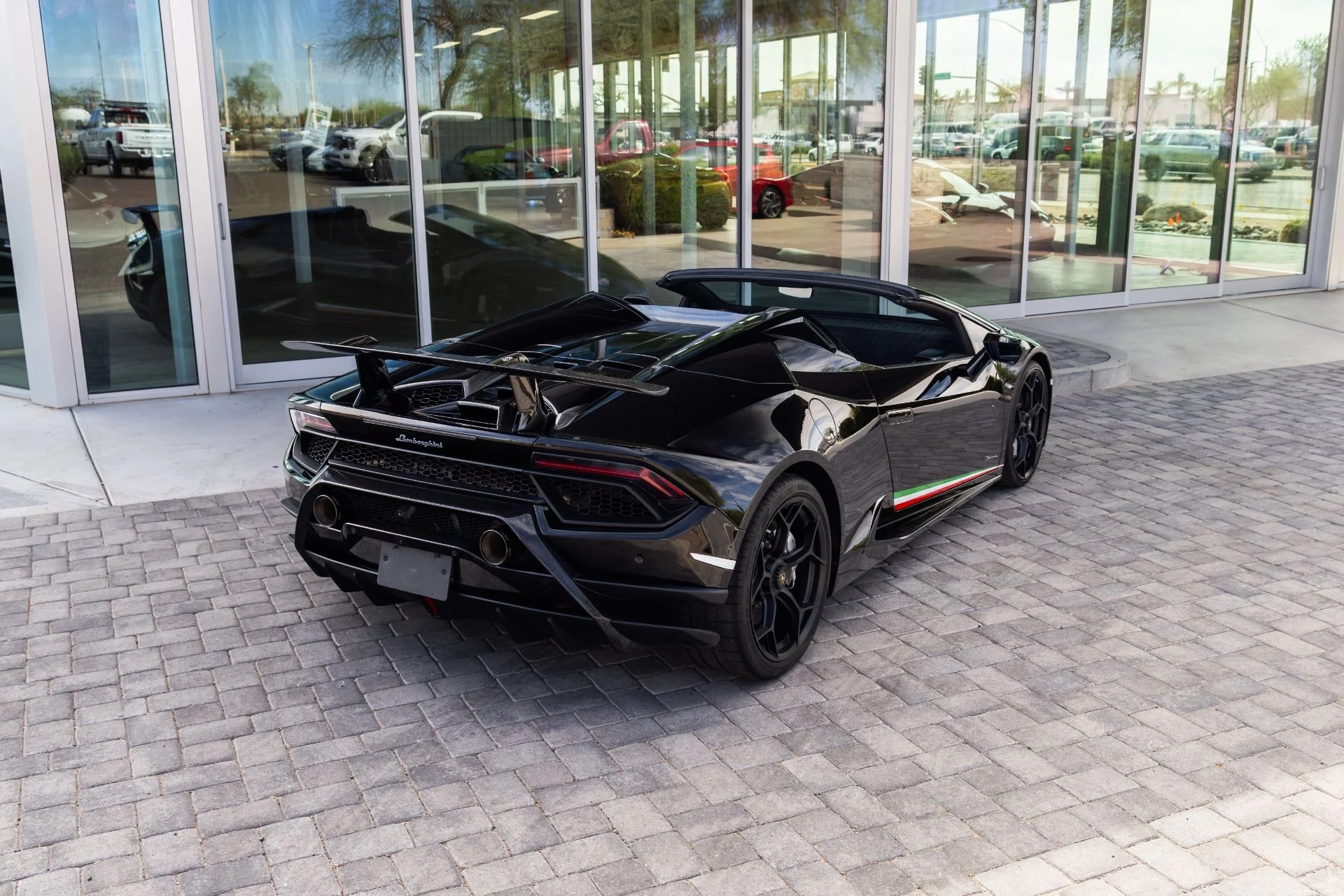 mph018_667437822_Used_2018_Lamborghini_Huracan_LP_640_4_Performante_Spyder_1772832591_65b5c45668