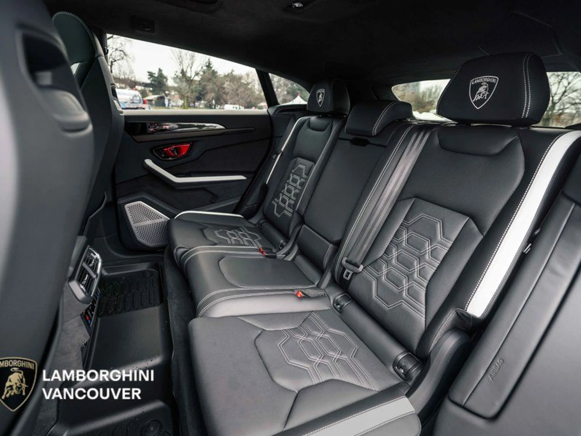 mph018_6694993_38887416_08215_2026_lamborghini_urus_019_a73b69d81c