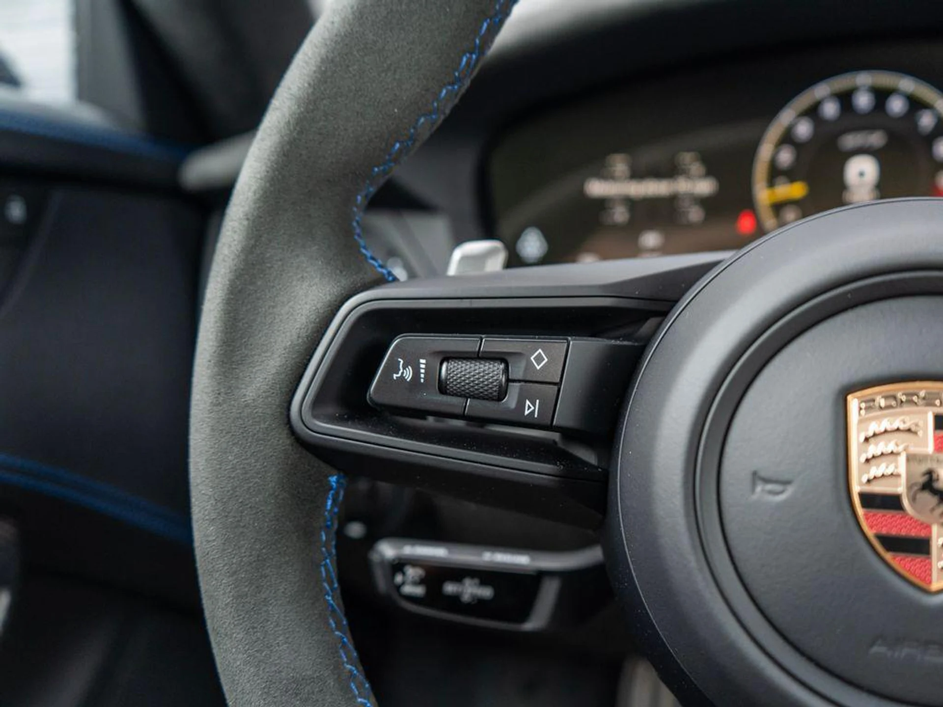 mph018_673424492_uq9mx_Ov_Vwfg_707xu_B_Bl_CW_Ck_Q_Bc_efa7a37ad5