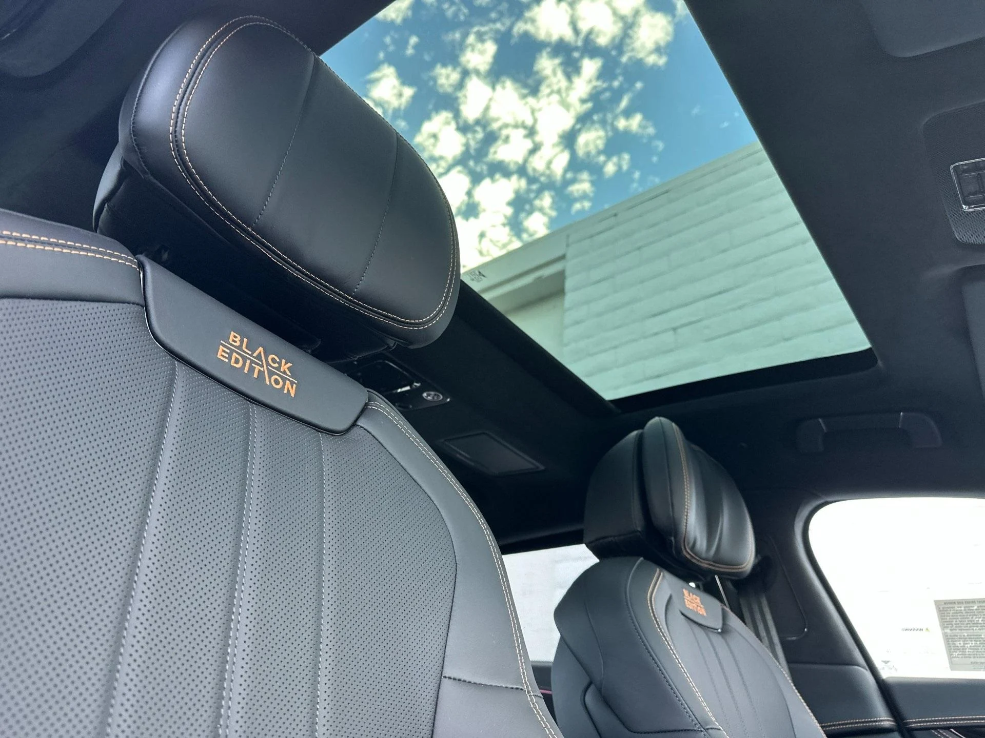 mph018_675110597_New_2025_Bentley_Flying_Spur_1760603882_56e3311edc