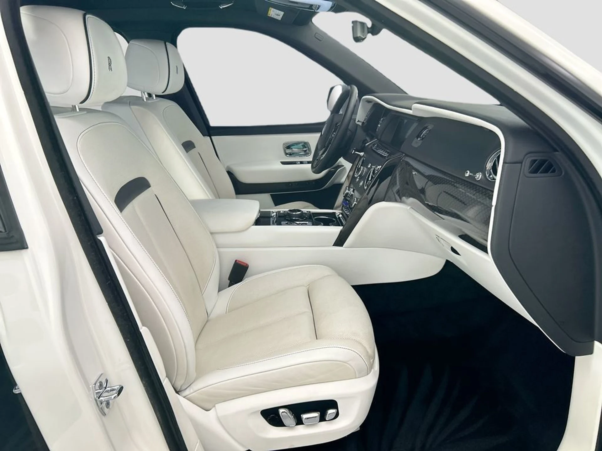 mph018_679084494_used_2021_rolls_royce_cullinan_sportutility_8119_23020576_19_1024_3db0fd3ed5