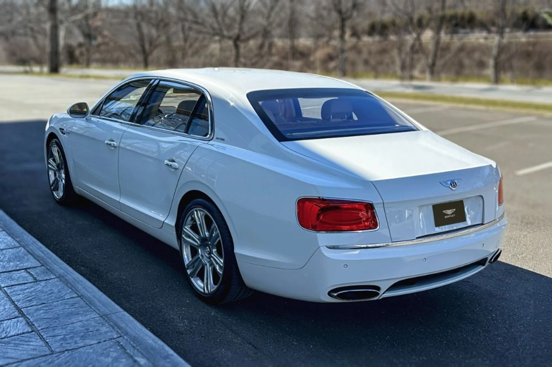 mph018_689287003_Used_2014_Bentley_Flying_Spur_1773932155_3a27cfbc6d