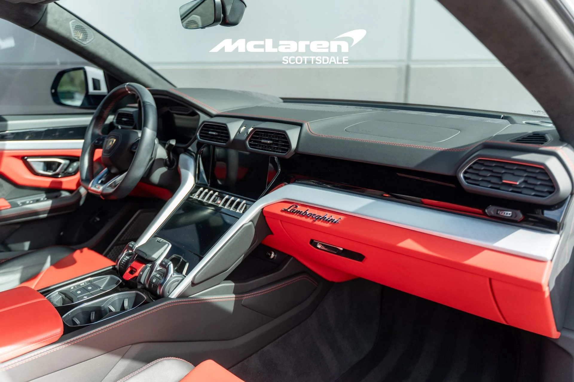 mph018_691313905_Used_2022_LAMBORGHINI_URUS_1784317605_0051927825