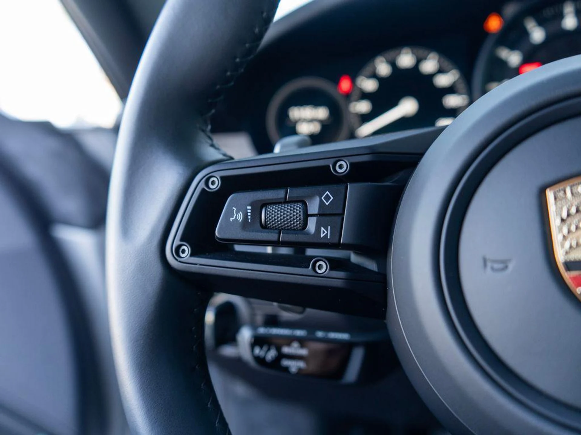 mph018_696583704_y_Rm7_XEUDA_Et_L0_Gx_VI_Yeq_OV_3_Rs_38fb94fa42