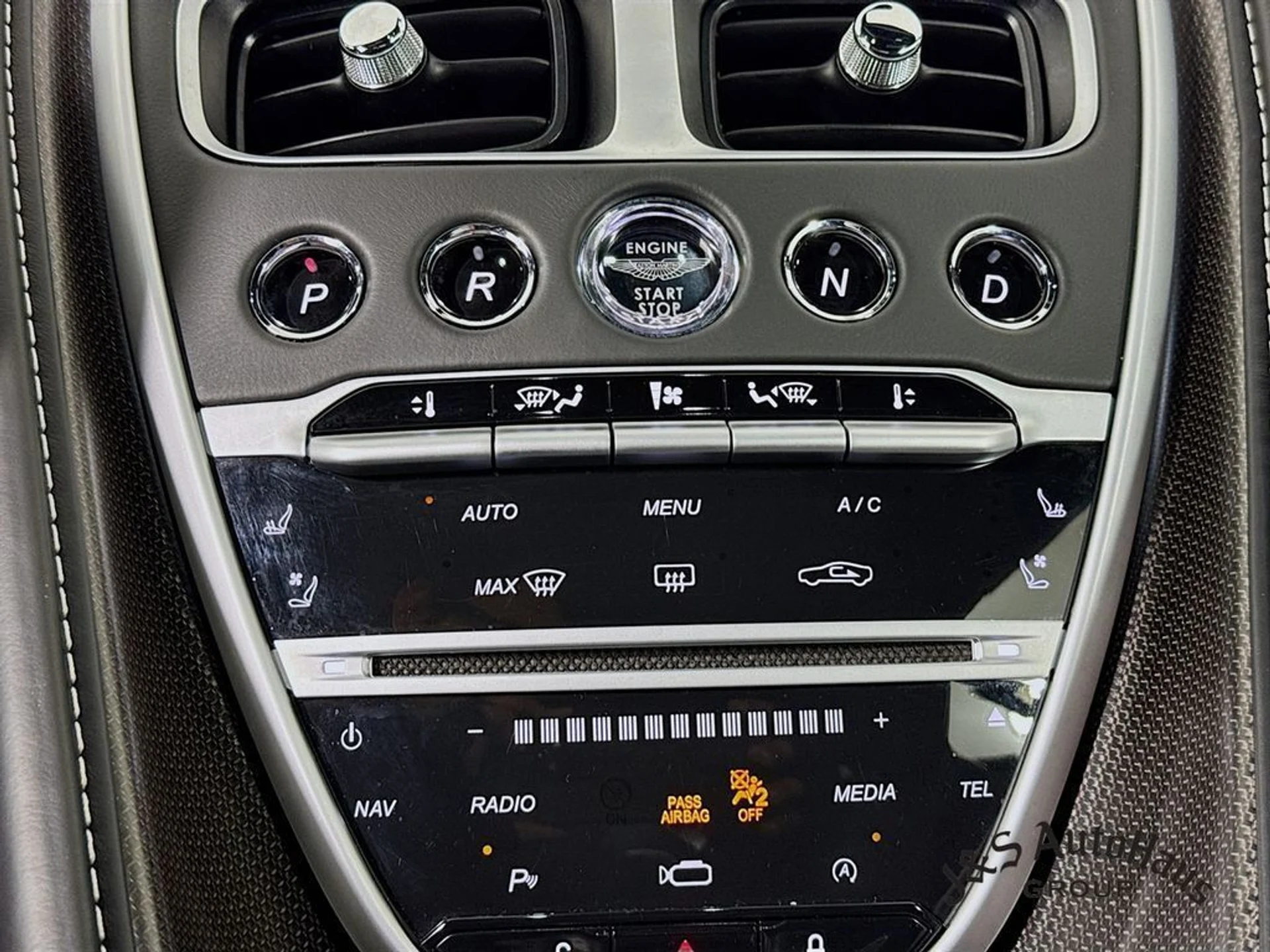 mph018_696667001_1fq2ep5n3h2itfm4s6ywmosw7yc0_cb98222501