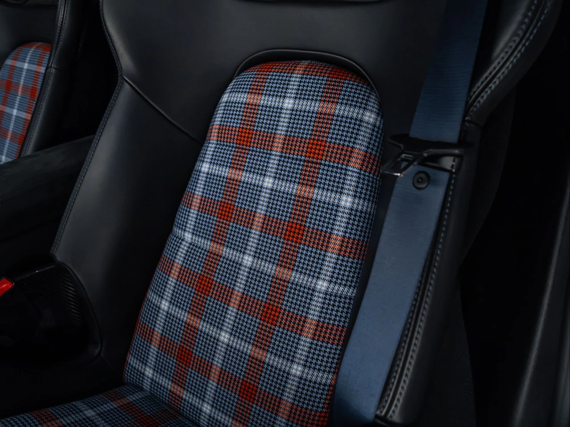 mph018_707620845_b04e7a236e7680fa54c54f0d6ed01bbf_db95efd9e7