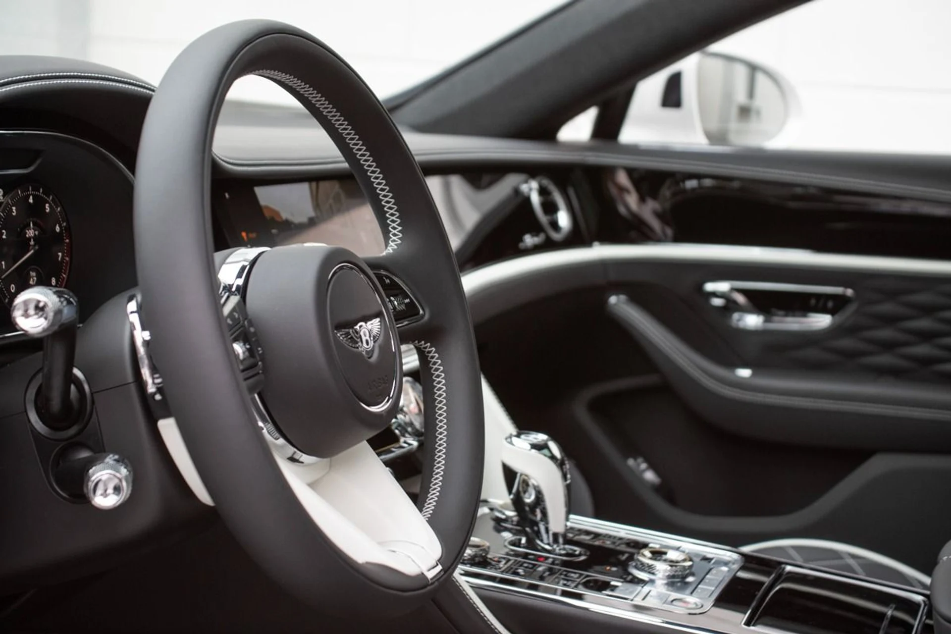 mph018_708719291_Used_2024_Bentley_Flying_Spur_Speed_1712782202_44cbc75c93