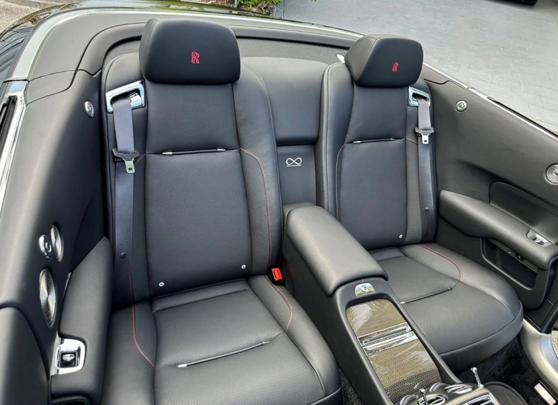 mph018_713251461_Used_2020_Rolls_Royce_Dawn_Black_Badge_1765830394_3e4f9fd977