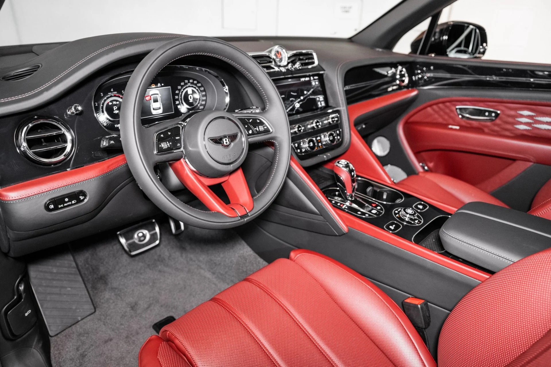 mph018_717295119_New_2025_Bentley_BENTAYGA_EWB_AZURE_V8_Azure_V8_1749659689_018635993c