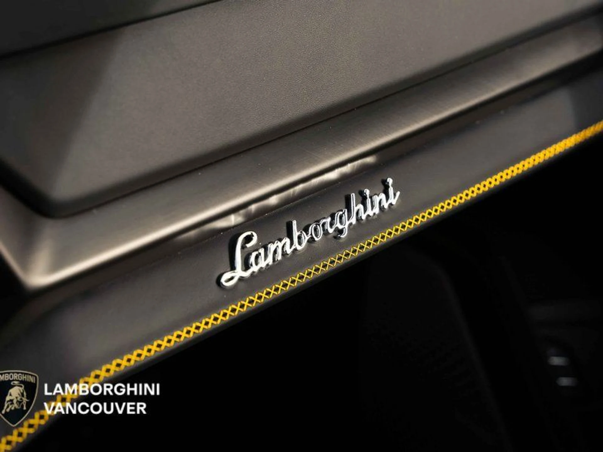 mph018_727178587_38887415_02951_2026_lamborghini_urus_019_d6da57db80