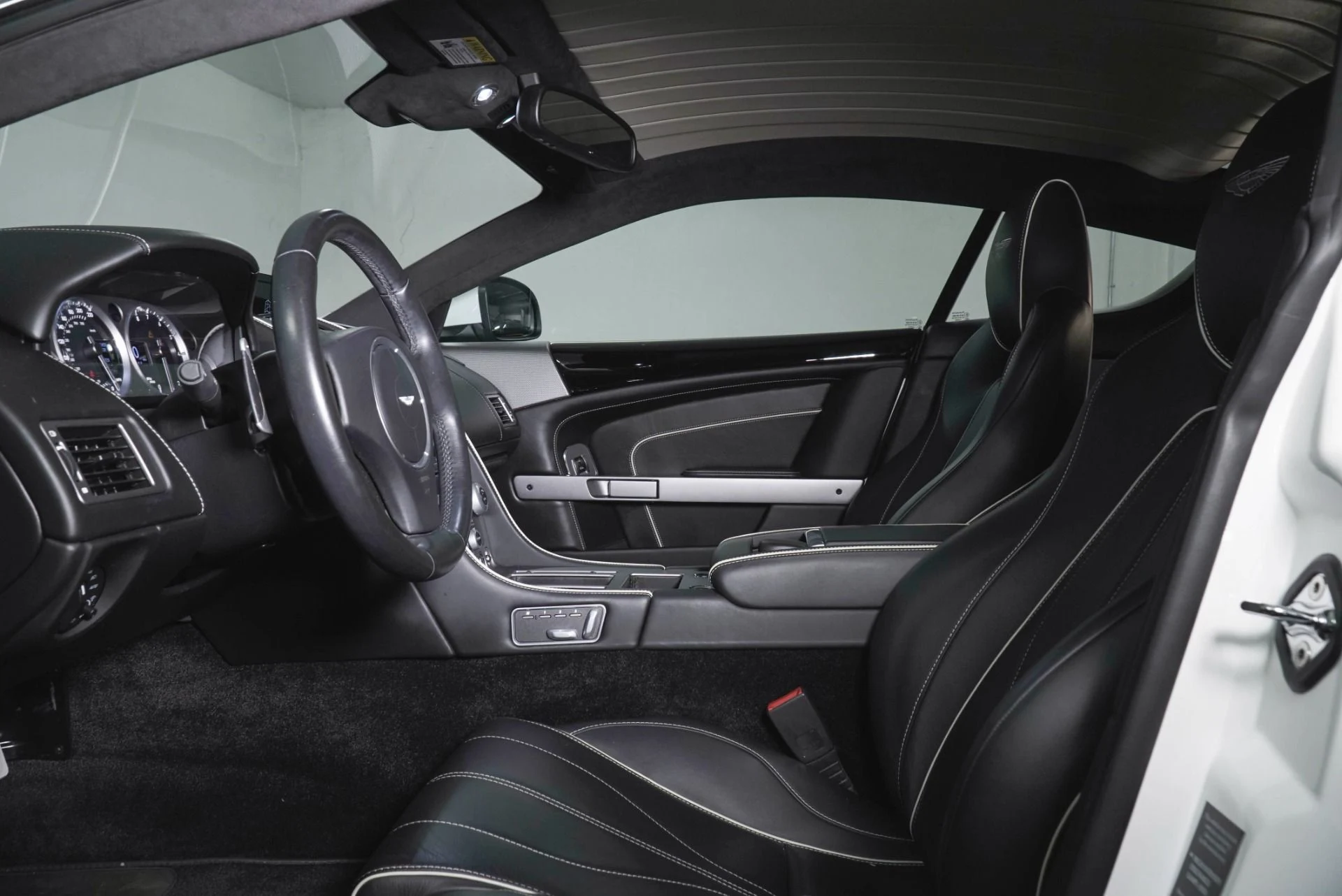 mph018_730515898_Used_2015_Aston_Martin_DB_9_1781892981_f24d75f74c