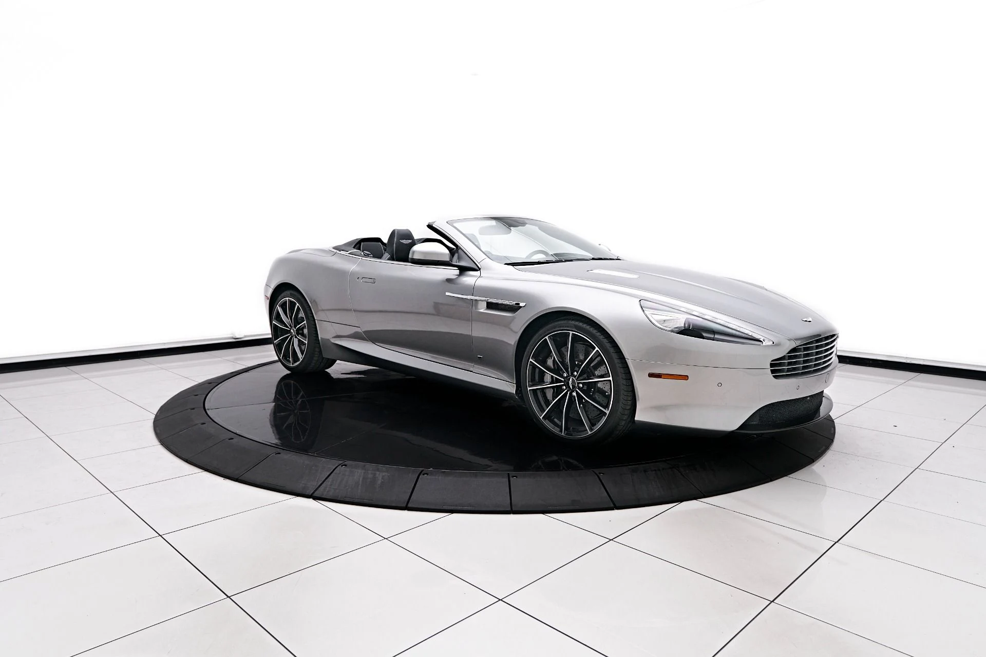 mph018_738034382_Used_2016_Aston_Martin_DB_9_GT_1758395092_e4da52b265