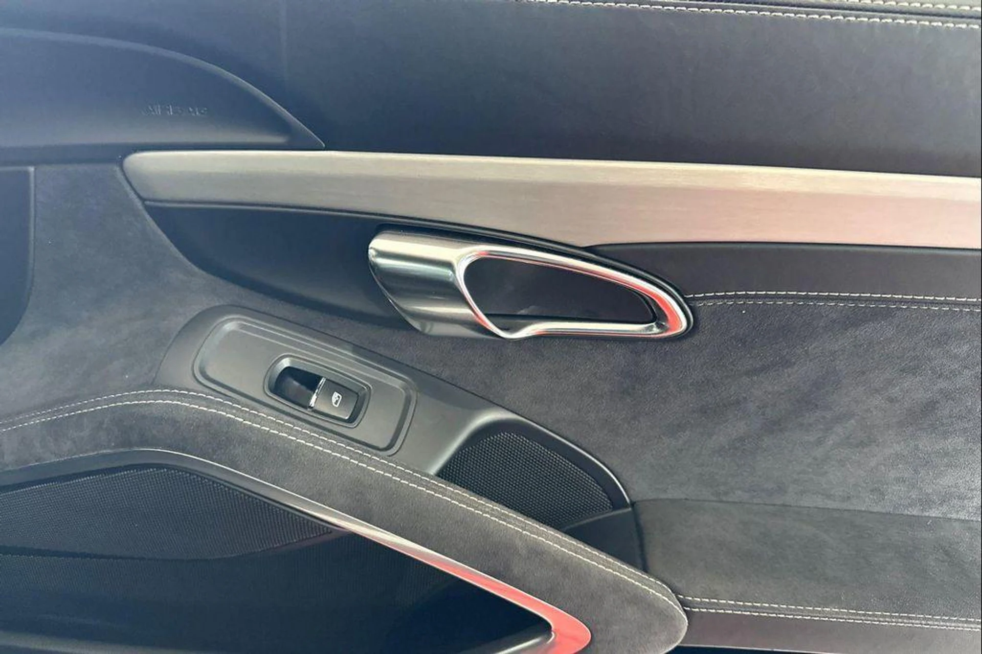 mph018_740429007_Y_El_FW_Jx_A9iab_Axpwz_BAR_2p_LJ_r8_16e9fd9d14