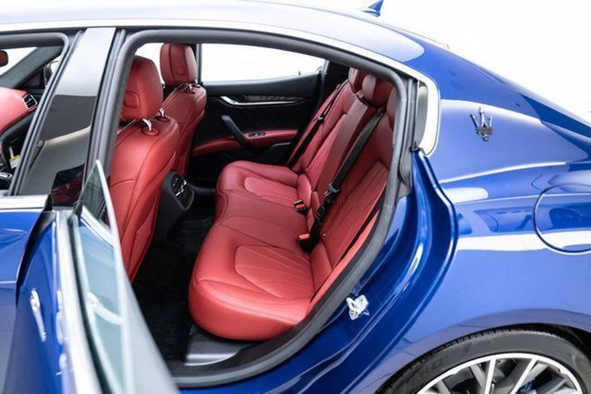 mph018_756517493_New_2023_Maserati_Ghibli_Modena_1753160472_d94e0849f9