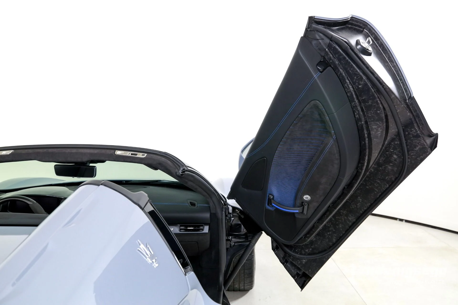 mph018_768990239_Used_2023_Maserati_MC_20_Cielo_1761054528_3ea0b6e1da