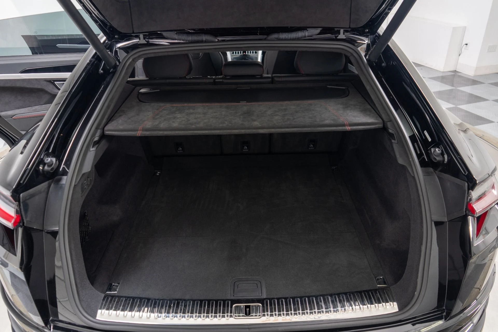 mph018_772071266_Used_2021_Lamborghini_Urus_Q_Citura_Interior_Bang_and_Olufsen_Audio_1778530173_5eb0fcad3a