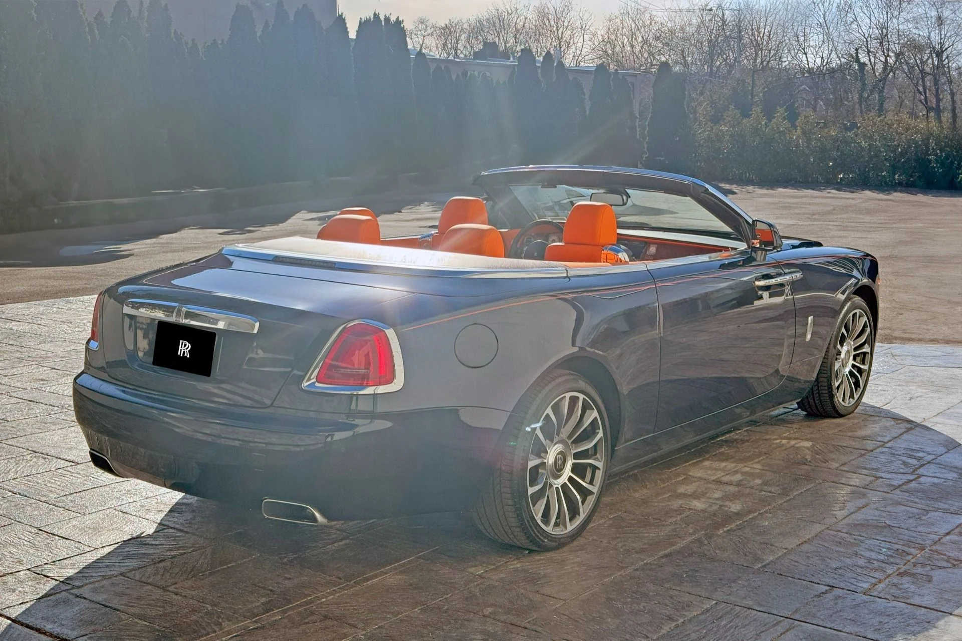 mph018_775069721_Used_2019_Rolls_Royce_Dawn_1739202176_b5296d1f46