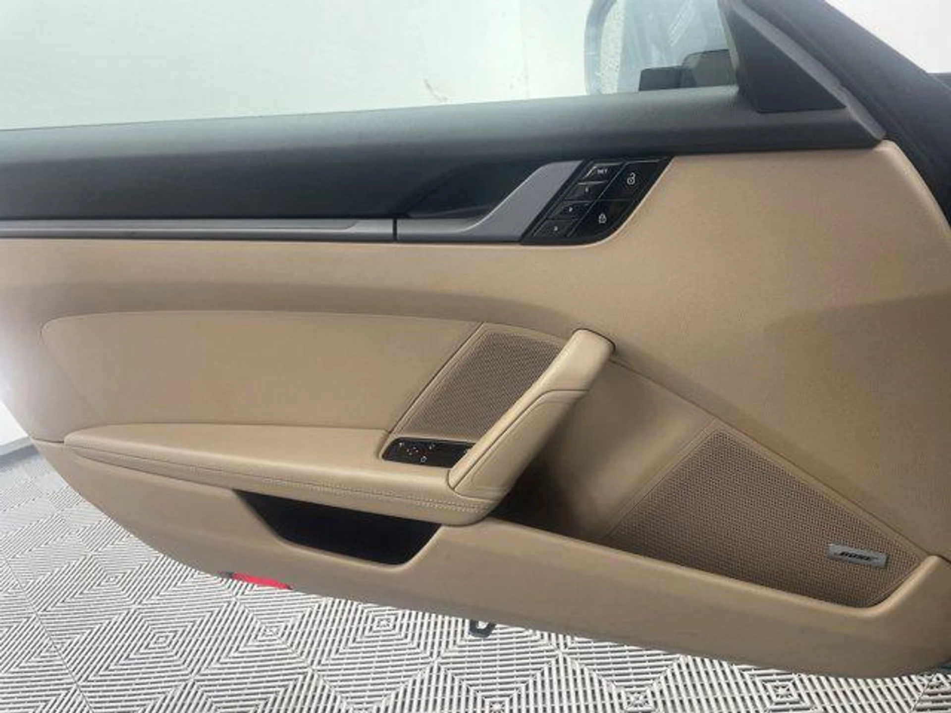 mph018_777686900_QEDVLA_6o6_WB_Cscjqftq2_MZ_Fey_M_611af0c82c