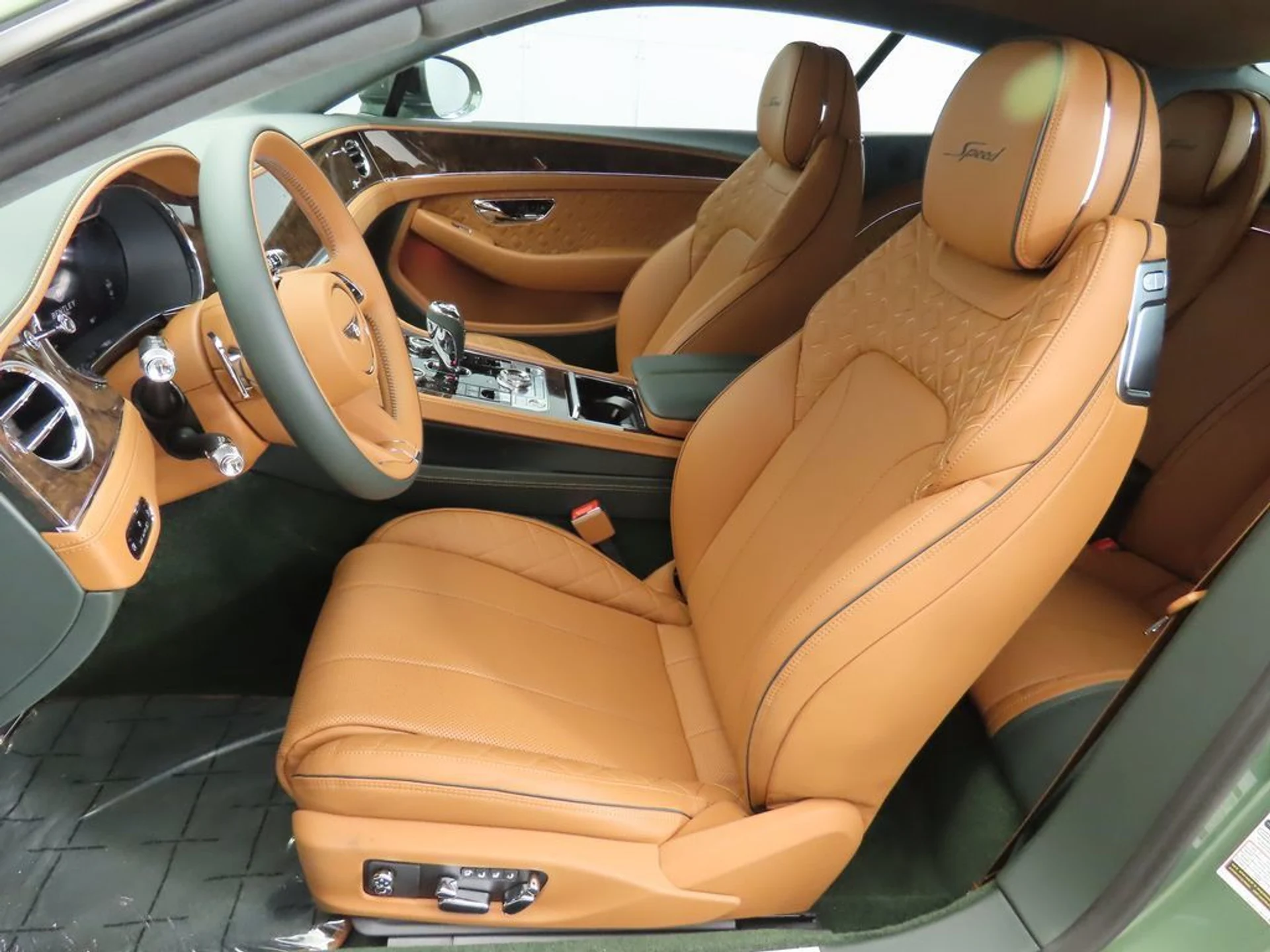 mph018_778771181_used_2024_bentley_continental_gtspeedcoupe_8119_22512898_19_1024_7ce3bf3512