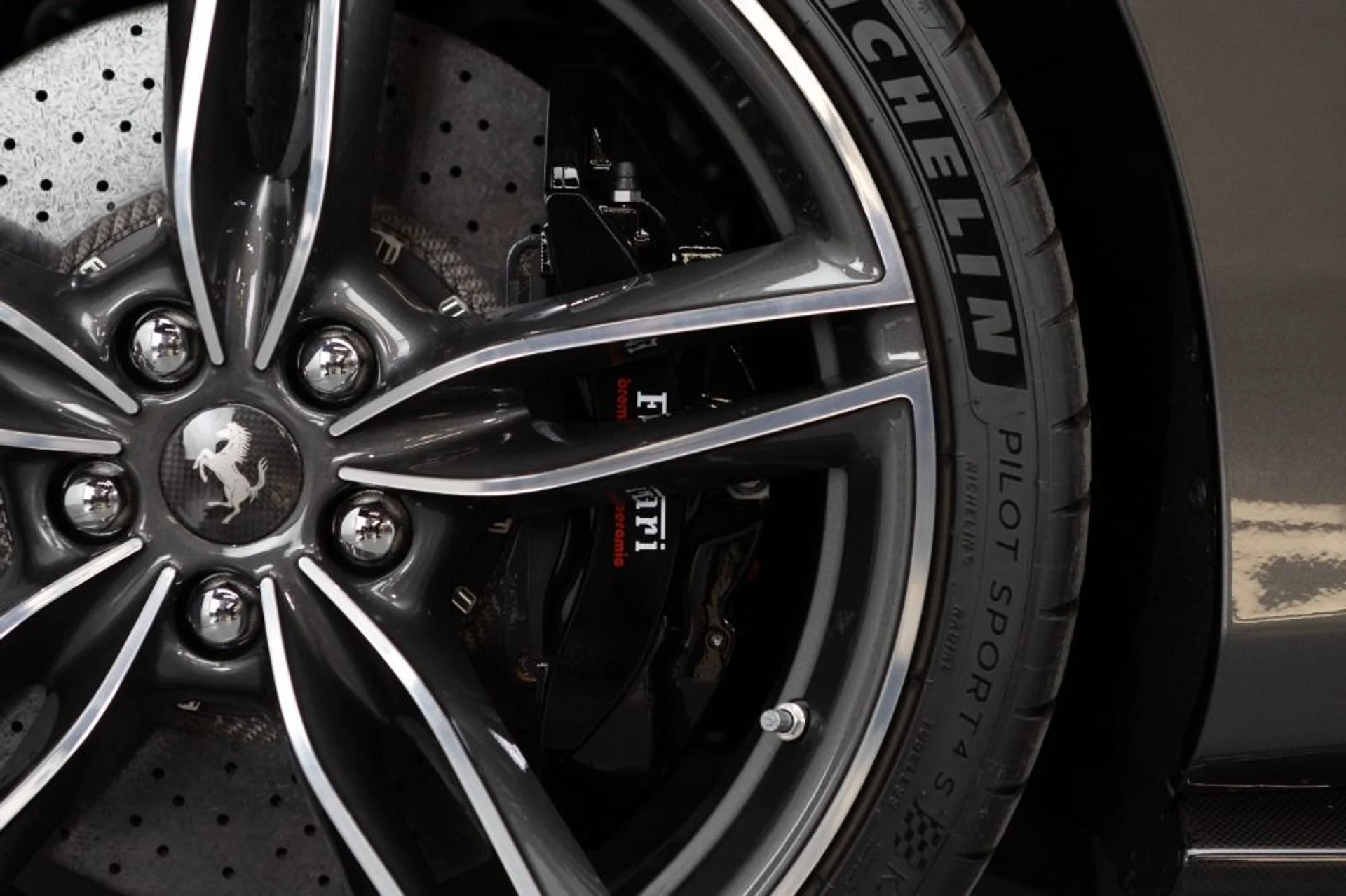 mph018_779404566_Used_2024_Ferrari_Roma_Spider_8c51f27c60