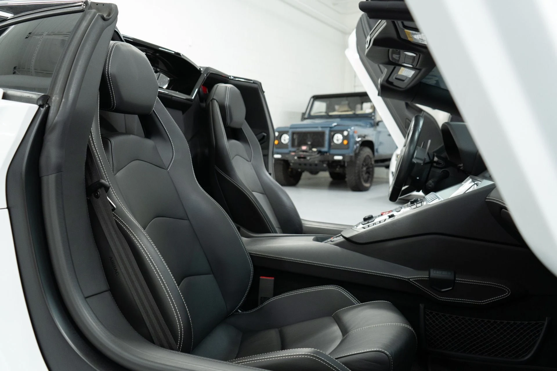 mph018_793035768_Used_2015_Lamborghini_Aventador_LP_700_4_1765230650_5cb2f40021