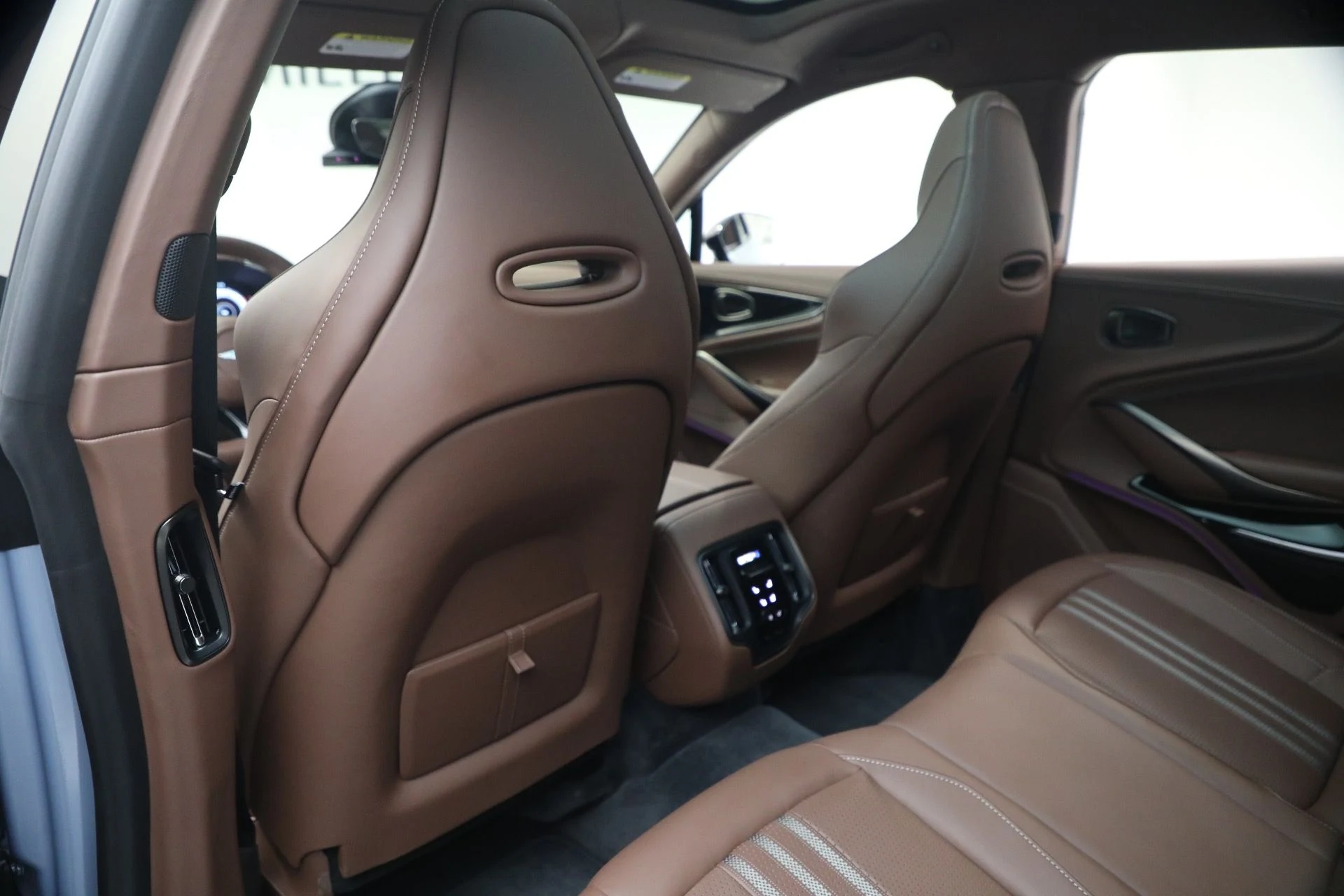 mph018_794117828_Used_2026_Aston_Martin_DBX_707_1780931425_a748cfe5ec