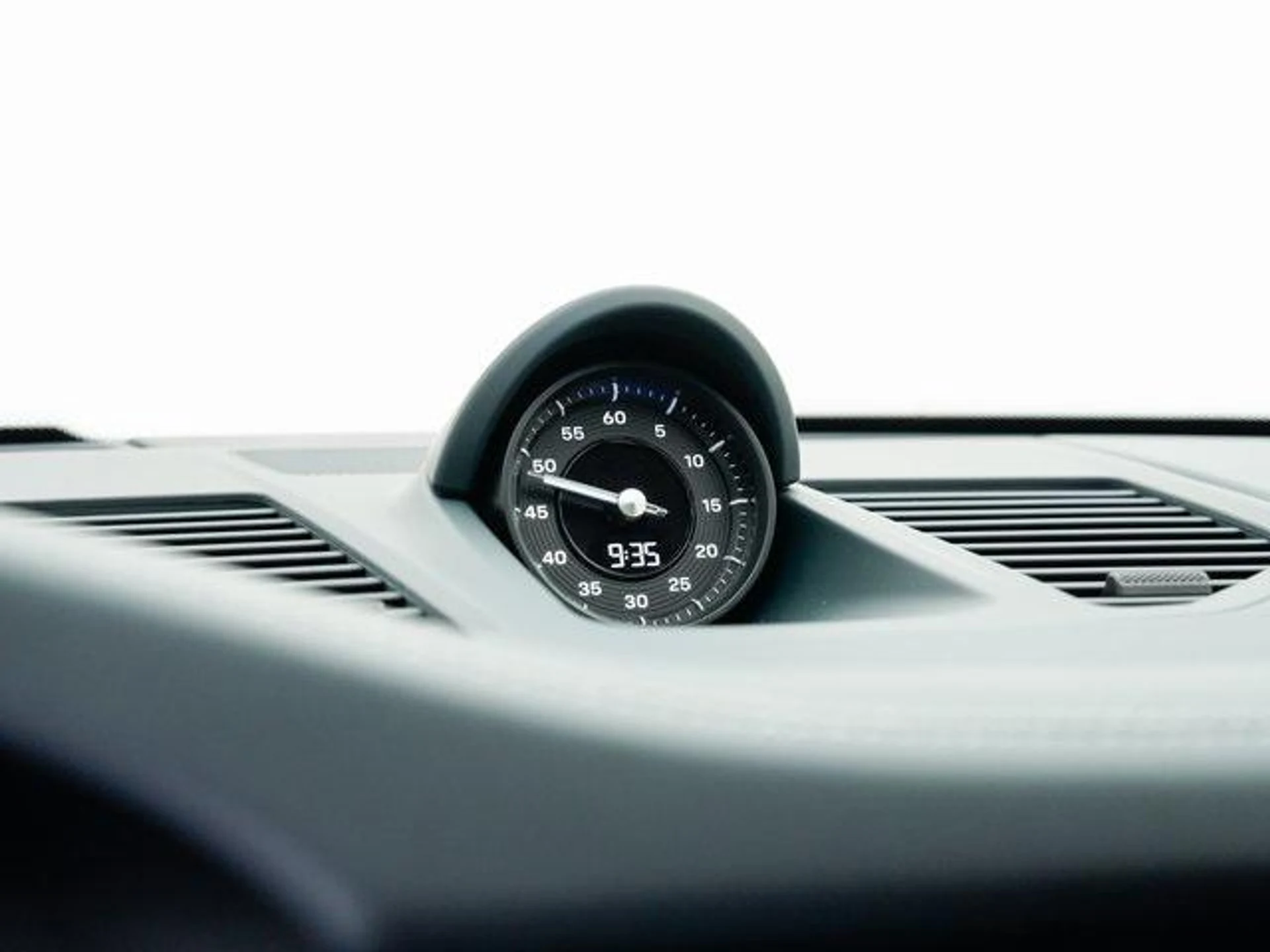 mph018_80930178_YTIE_Ouzyi34a_L6sf_Q_Ce_RT_5p_NM_4_I_f665d80e04