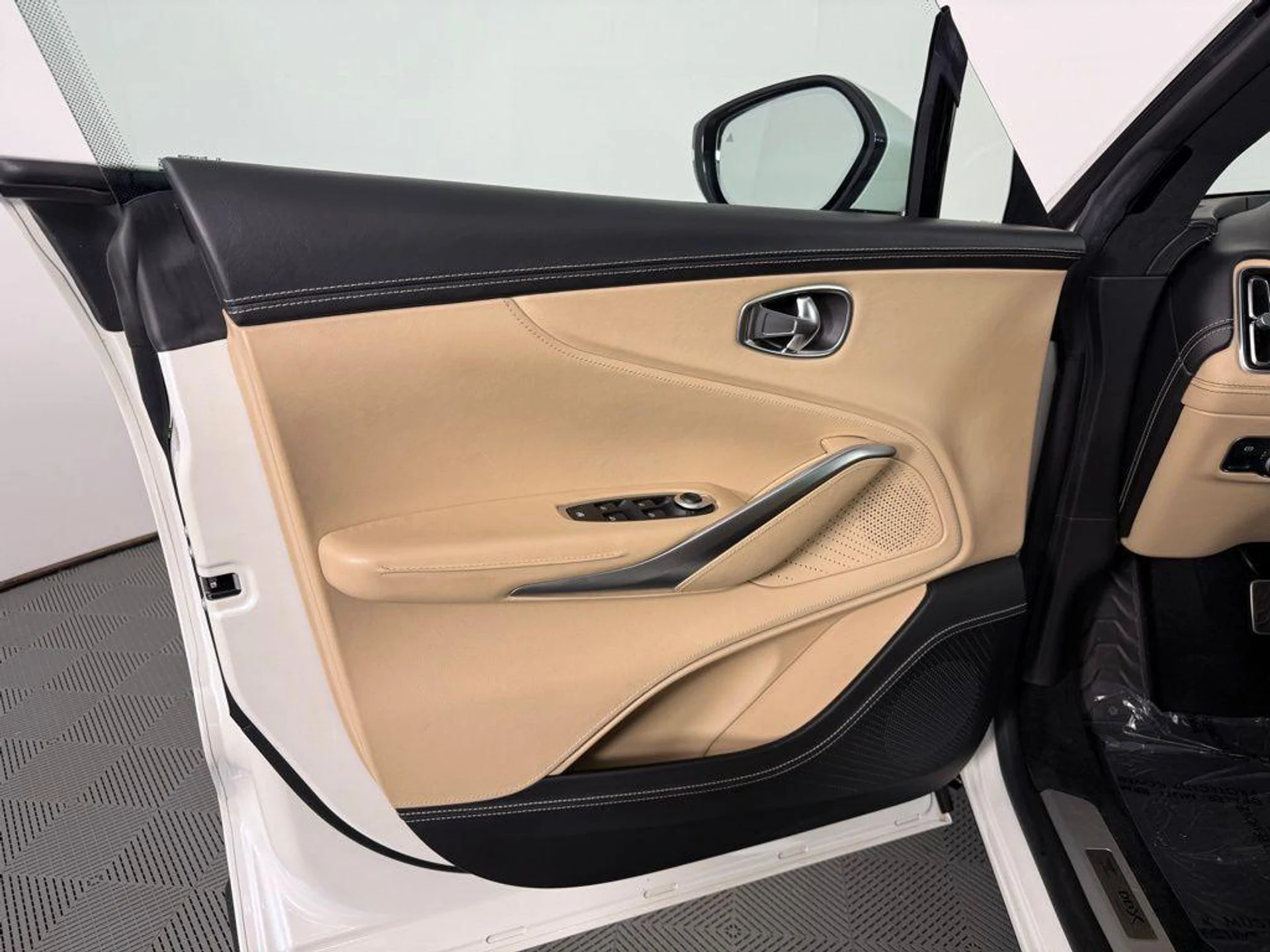 mph018_811256373_b_V_Hq4_Pomq_O_8_Y_l7y_F5_GEJ_8x_Lc_2f57de3fce