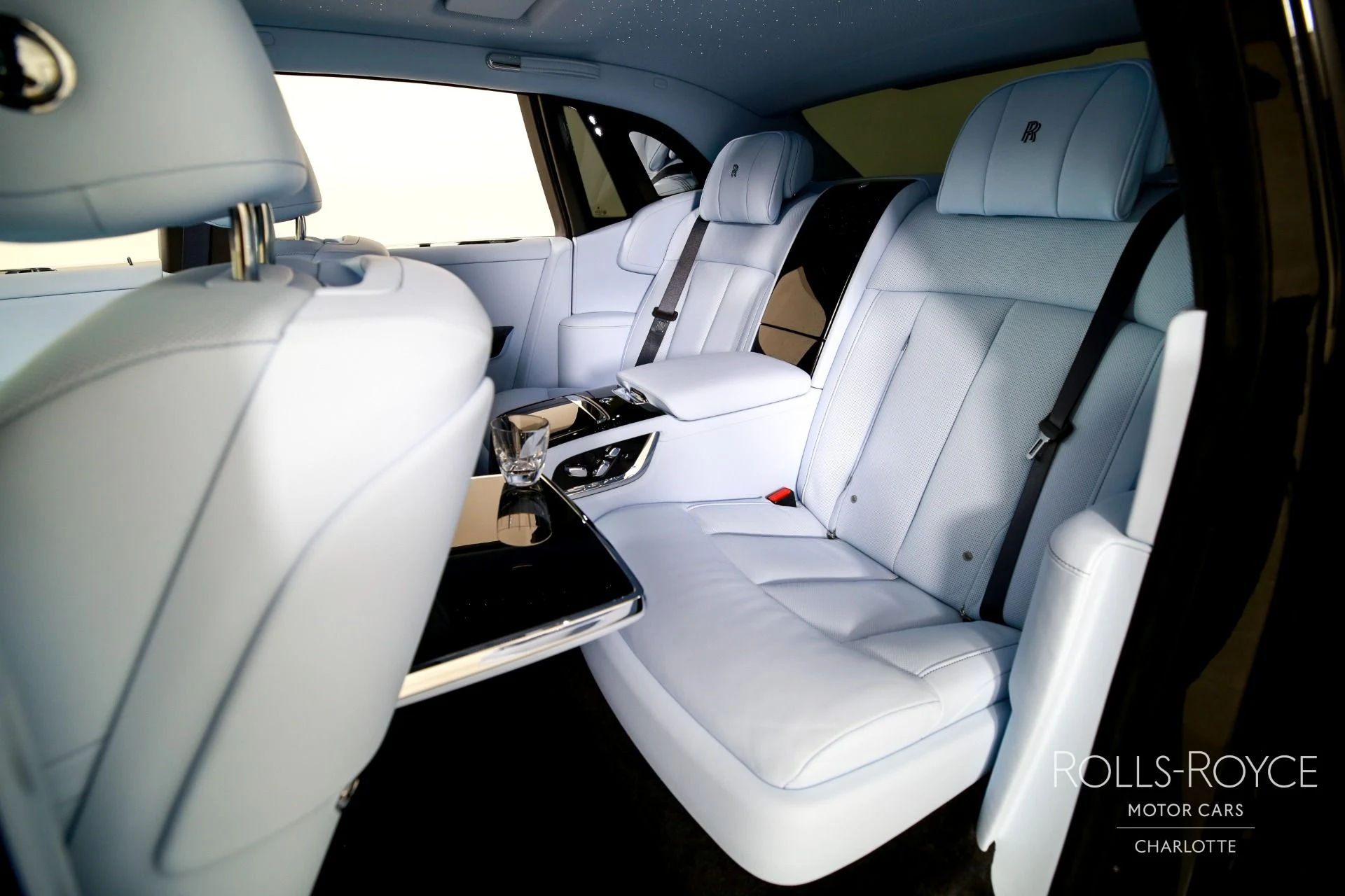 mph018_818820880_Used_2026_Rolls_Royce_Phantom_1776091031_fadf626f07