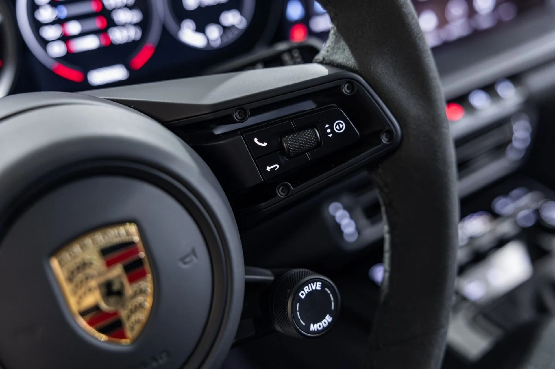 mph018_819143696_TA_c410845436