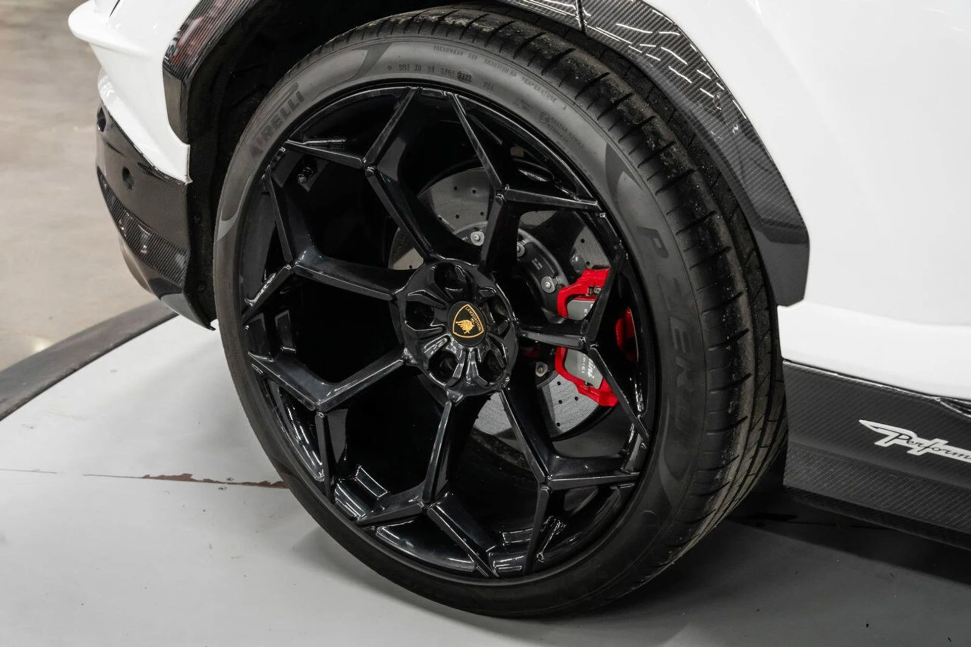 mph018_828883888_lamborghini_urus_2023_79940d45c6