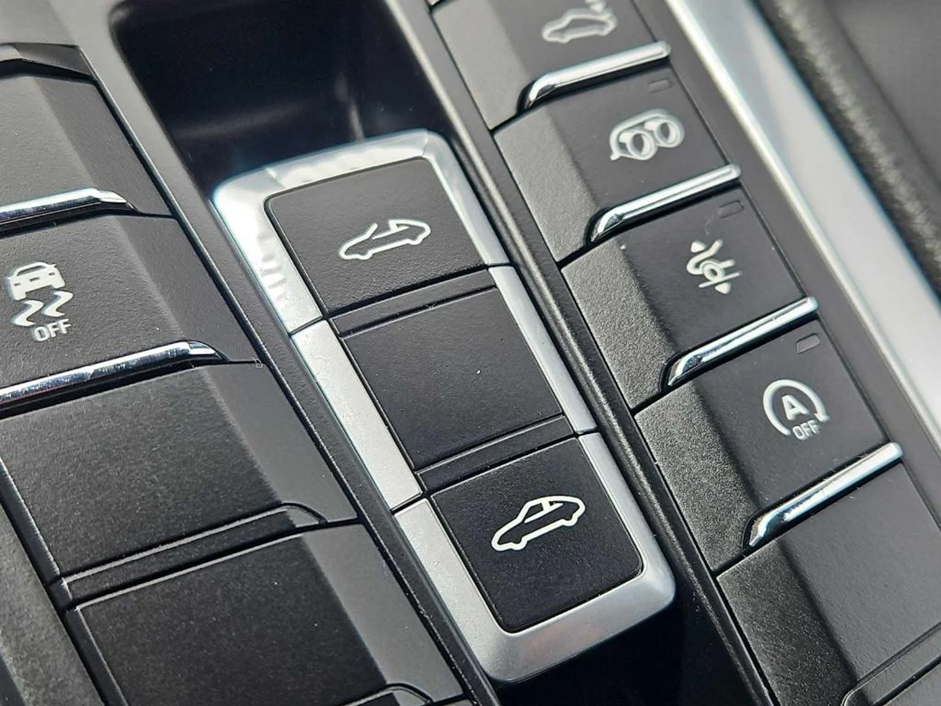 mph018_833218734_B87_D_TDW_Hv_Bge_P_Dw_Yz_LW_9u_T_Zrm4_5d32b73079