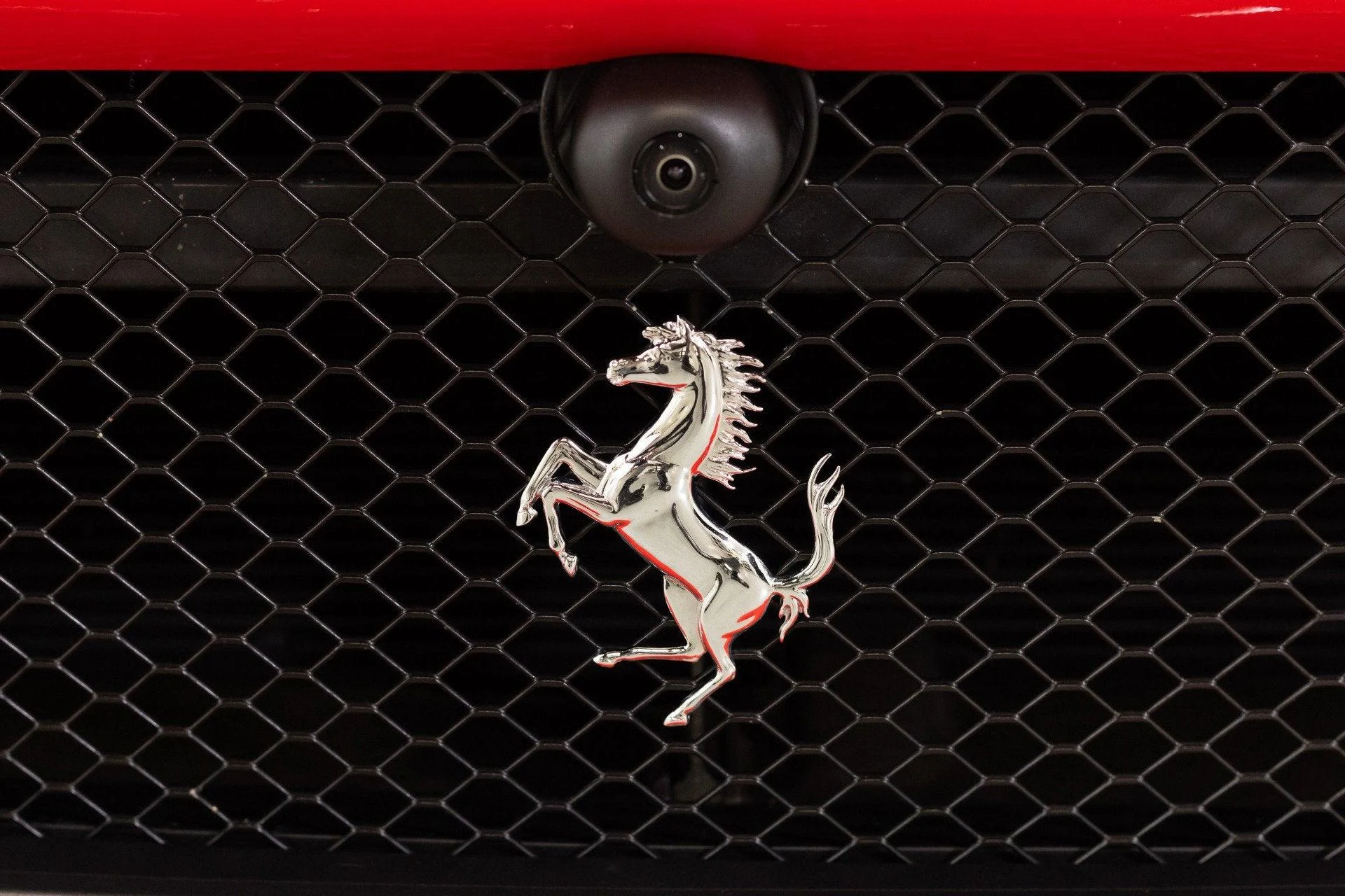 mph018_833444696_Used_2018_Ferrari_812_Superfast_1777368499_e5d91108b1