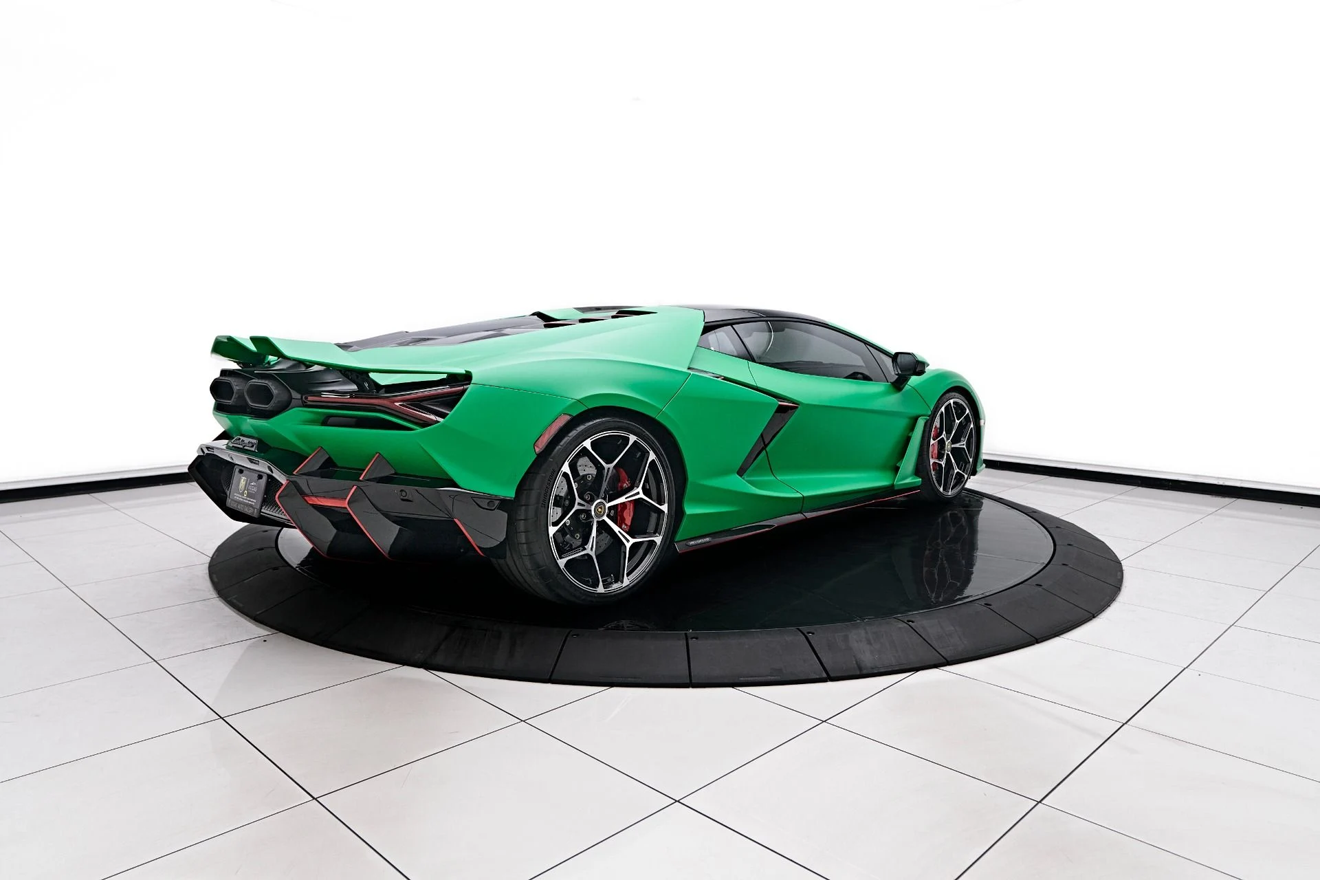 mph018_833711390_Used_2024_Lamborghini_Revuelto_Base_1756951522_7fac0f4b65