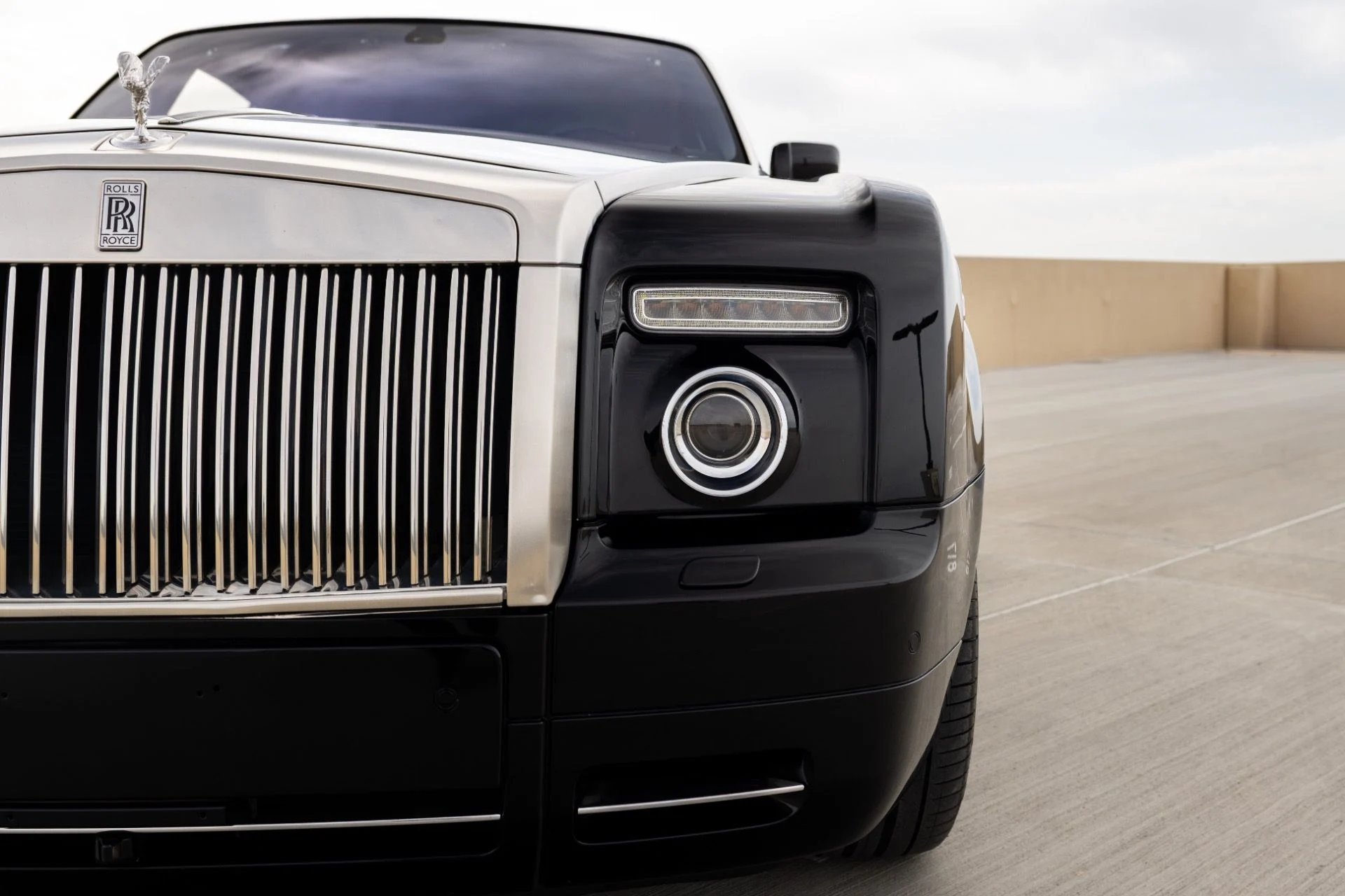 mph018_837662227_Used_2009_Rolls_Royce_Phantom_Drophead_Coupe_1775064256_1b5d97ef11