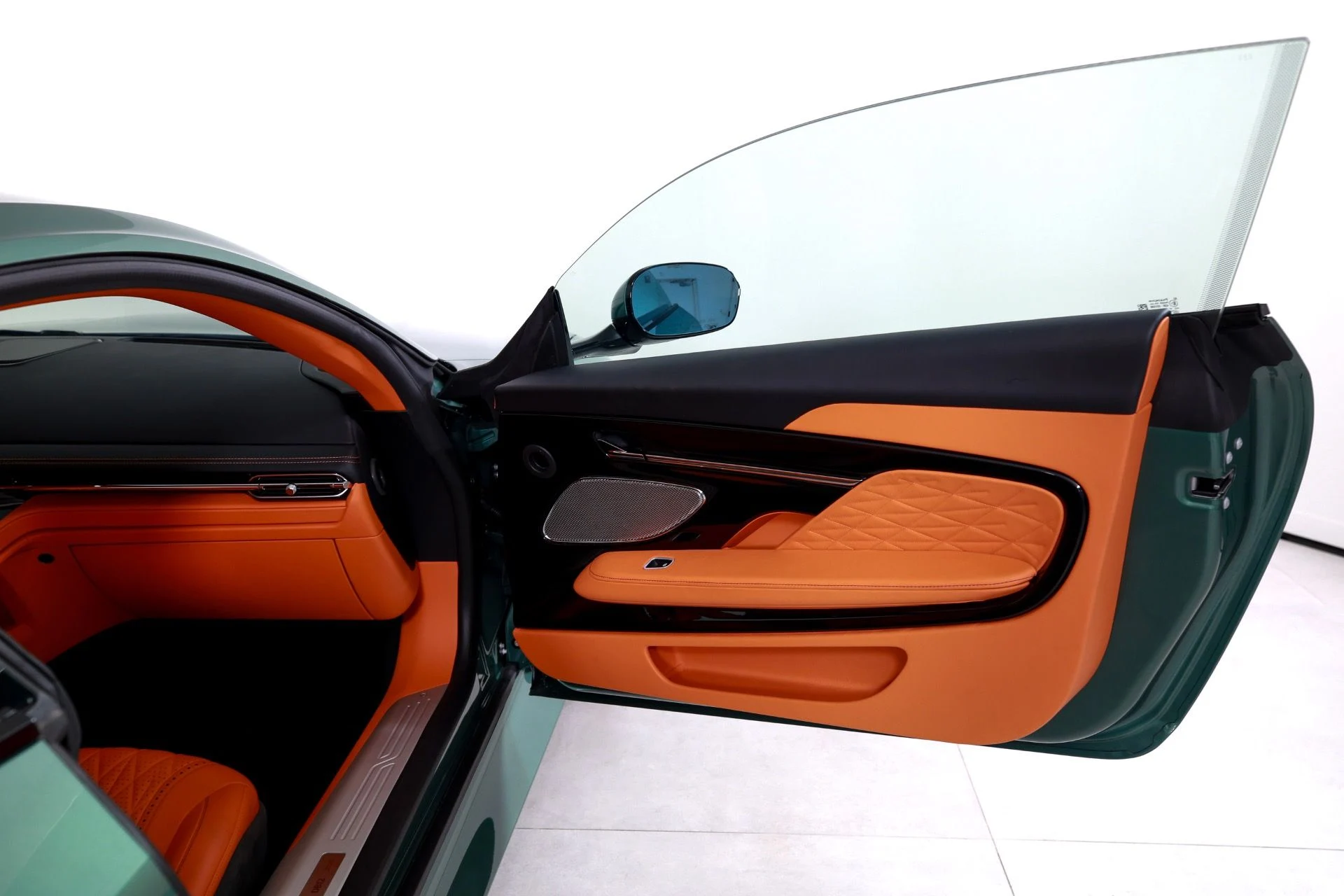 mph018_840180815_Used_2024_Aston_Martin_DB_12_V8_1760989589_337864690c