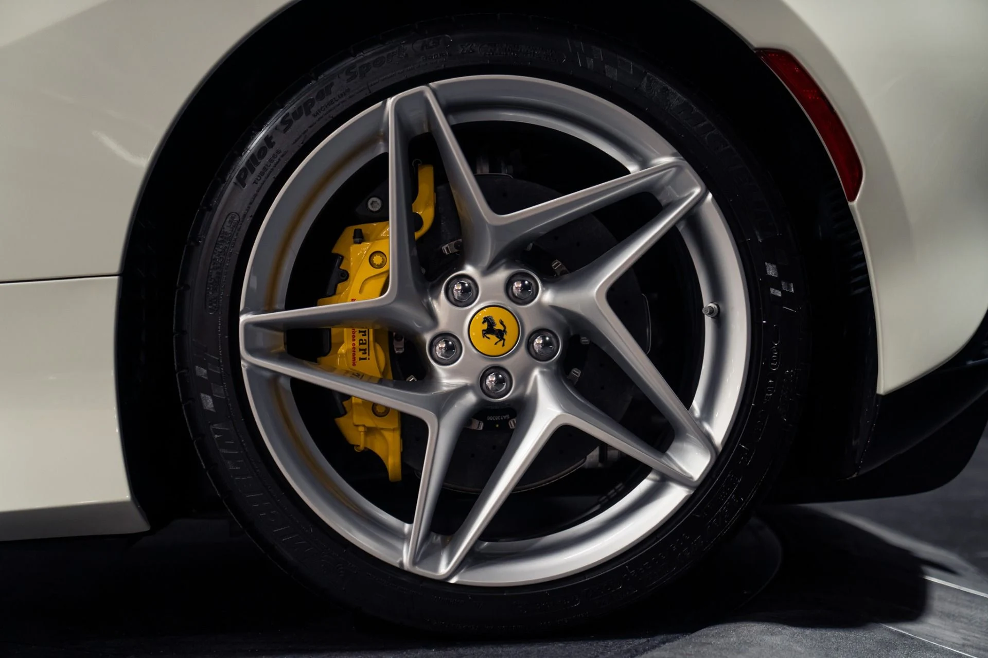 mph018_84401892_Used_2023_Ferrari_F8_Spider_Passenger_Display_Front_Lift_1785938596_e6d5dec9ad