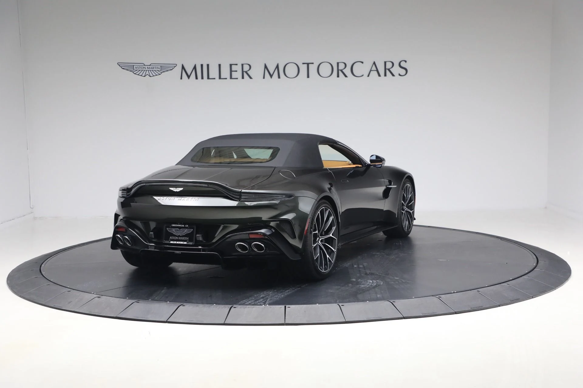 mph018_844035732_New_2026_Aston_Martin_Vantage_Roadster_1767214554_20757f24f9