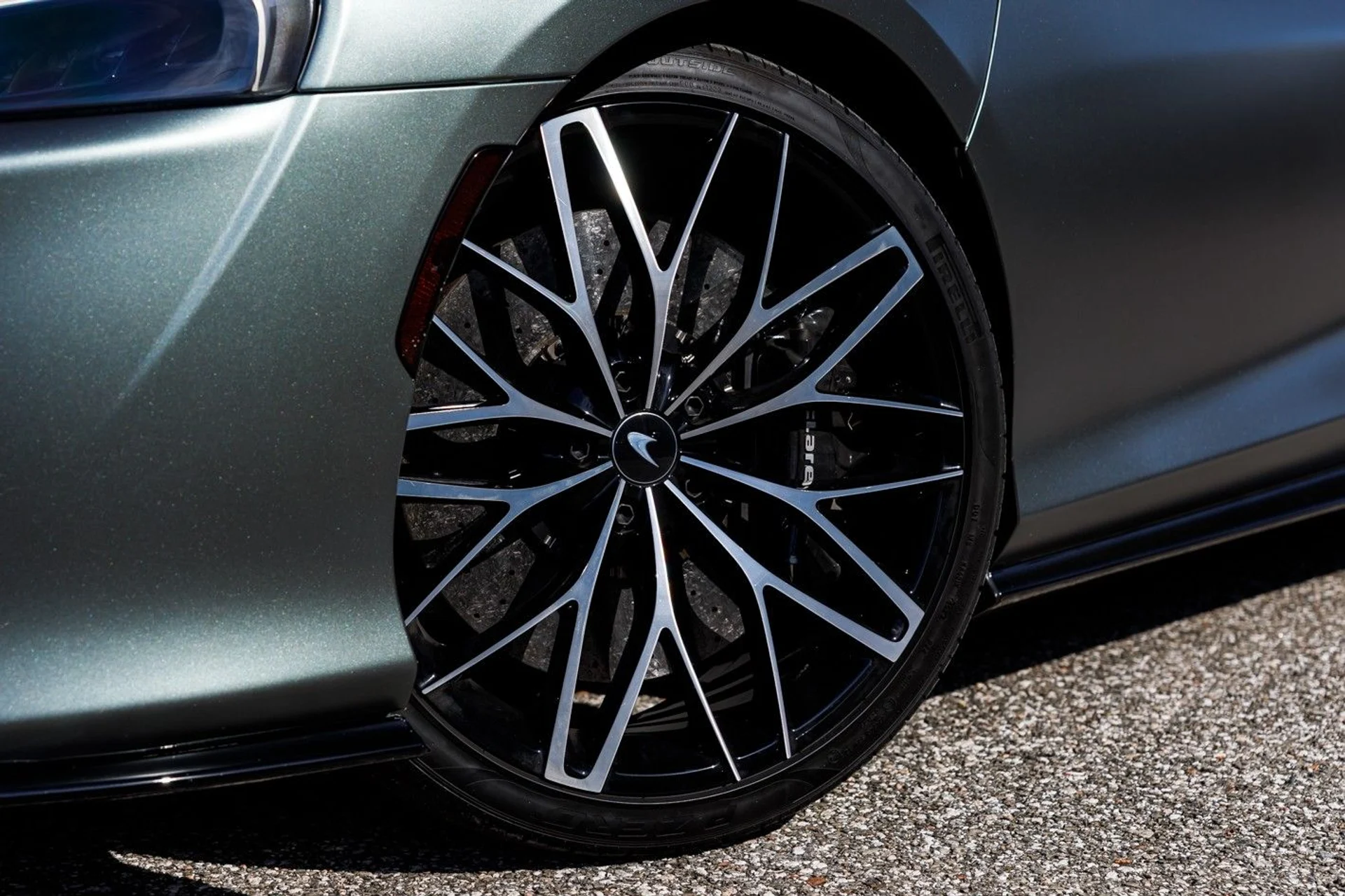 mph018_852674581_638_p19_l_83c0007cee