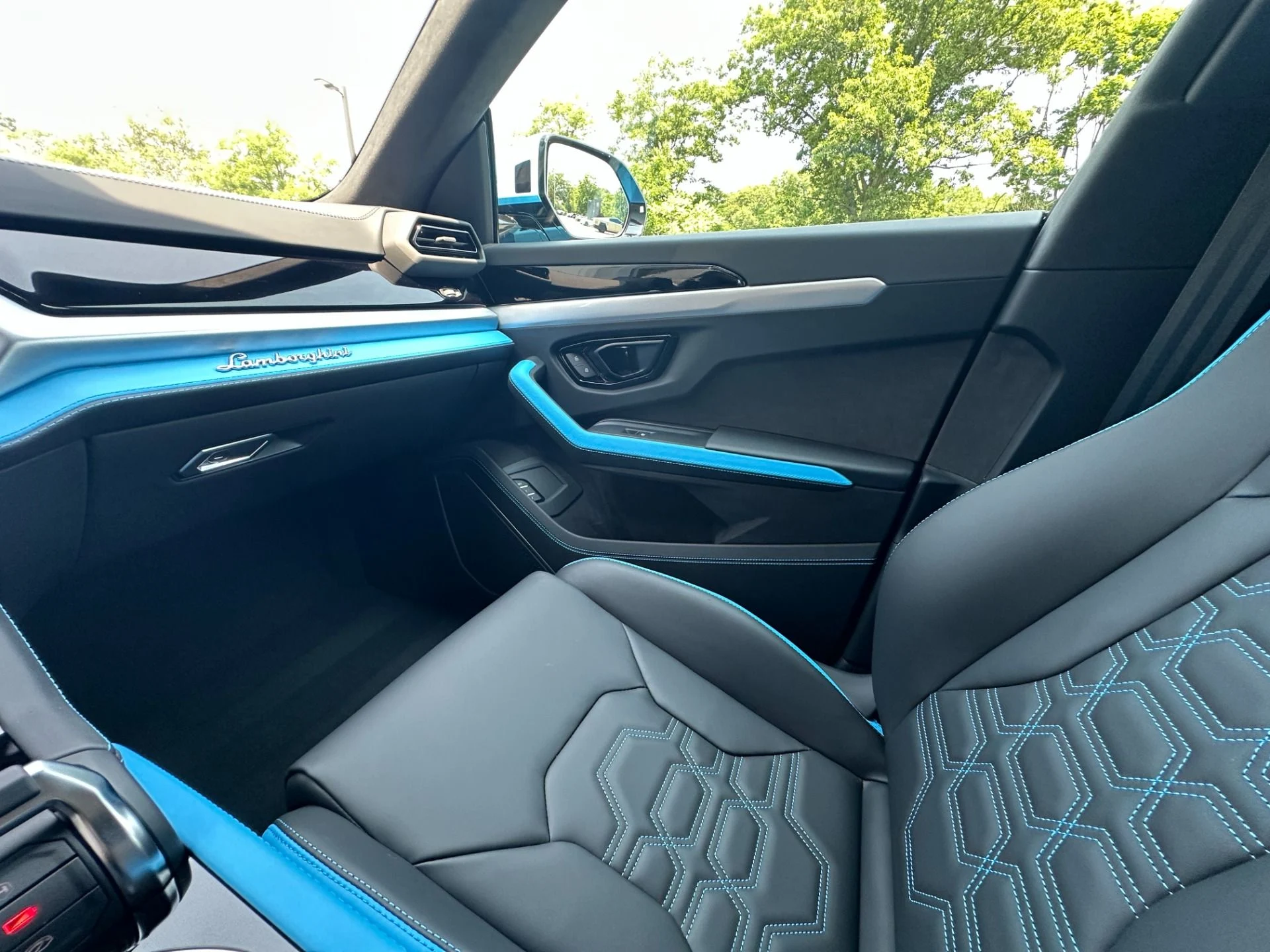 mph018_853805846_Used_2026_Lamborghini_Urus_SE_1783978520_1244044e87