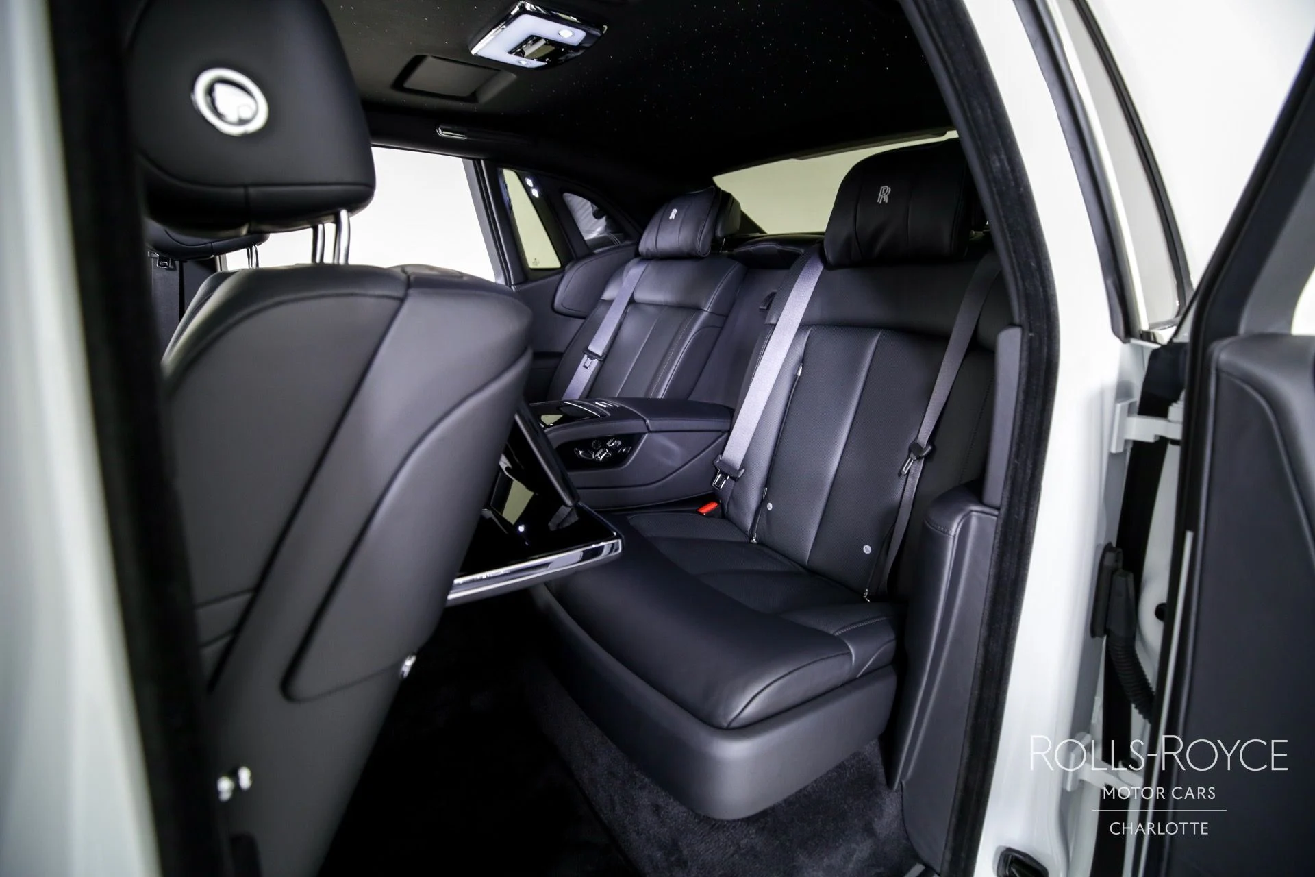 mph018_858437437_Used_2023_Rolls_Royce_Phantom_1726254604_21095407ed