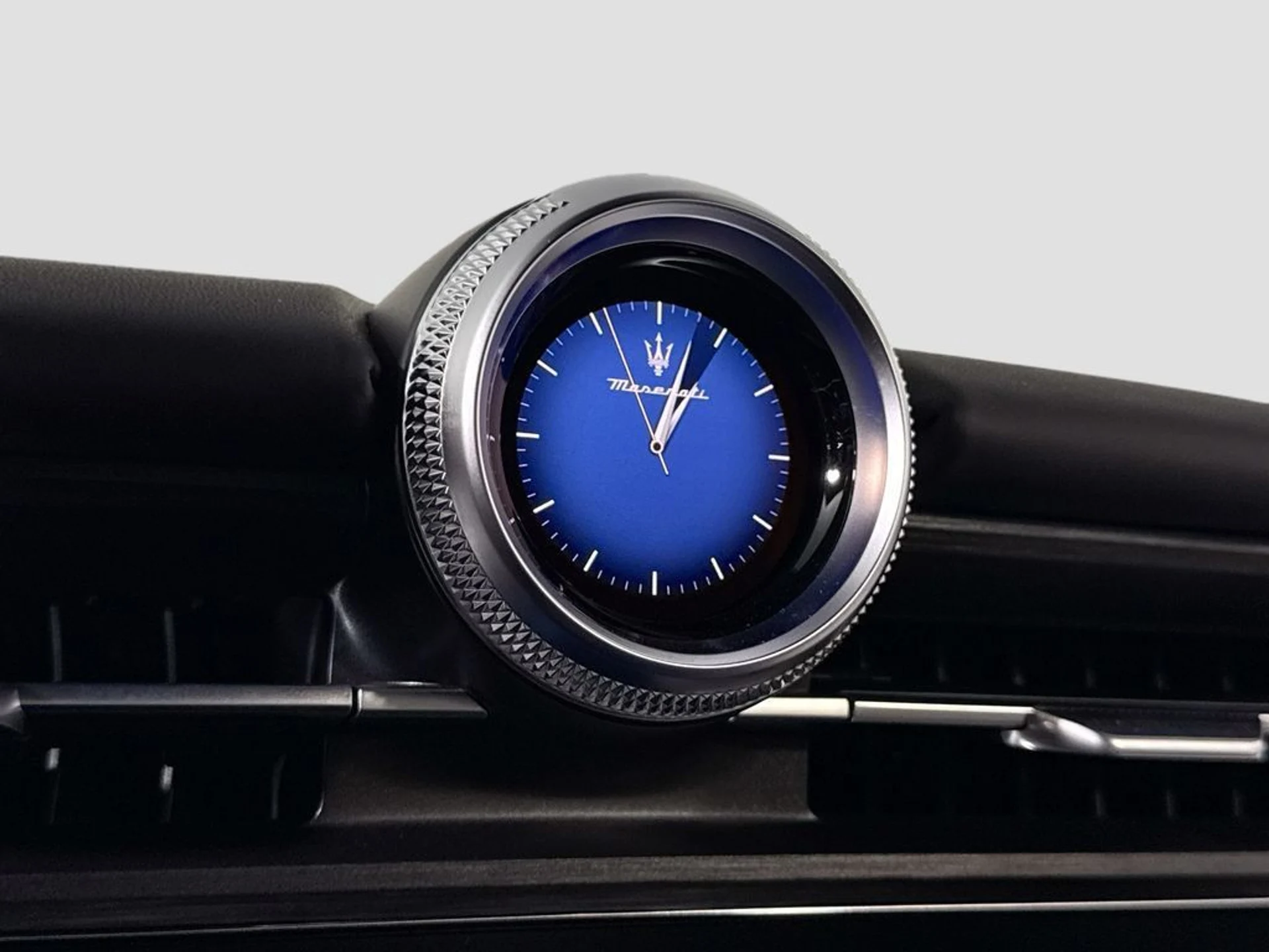 mph018_863567946_new_2026_maserati_grancabrio_convertible_11350_23043236_20_1024_e55c4f9ecf