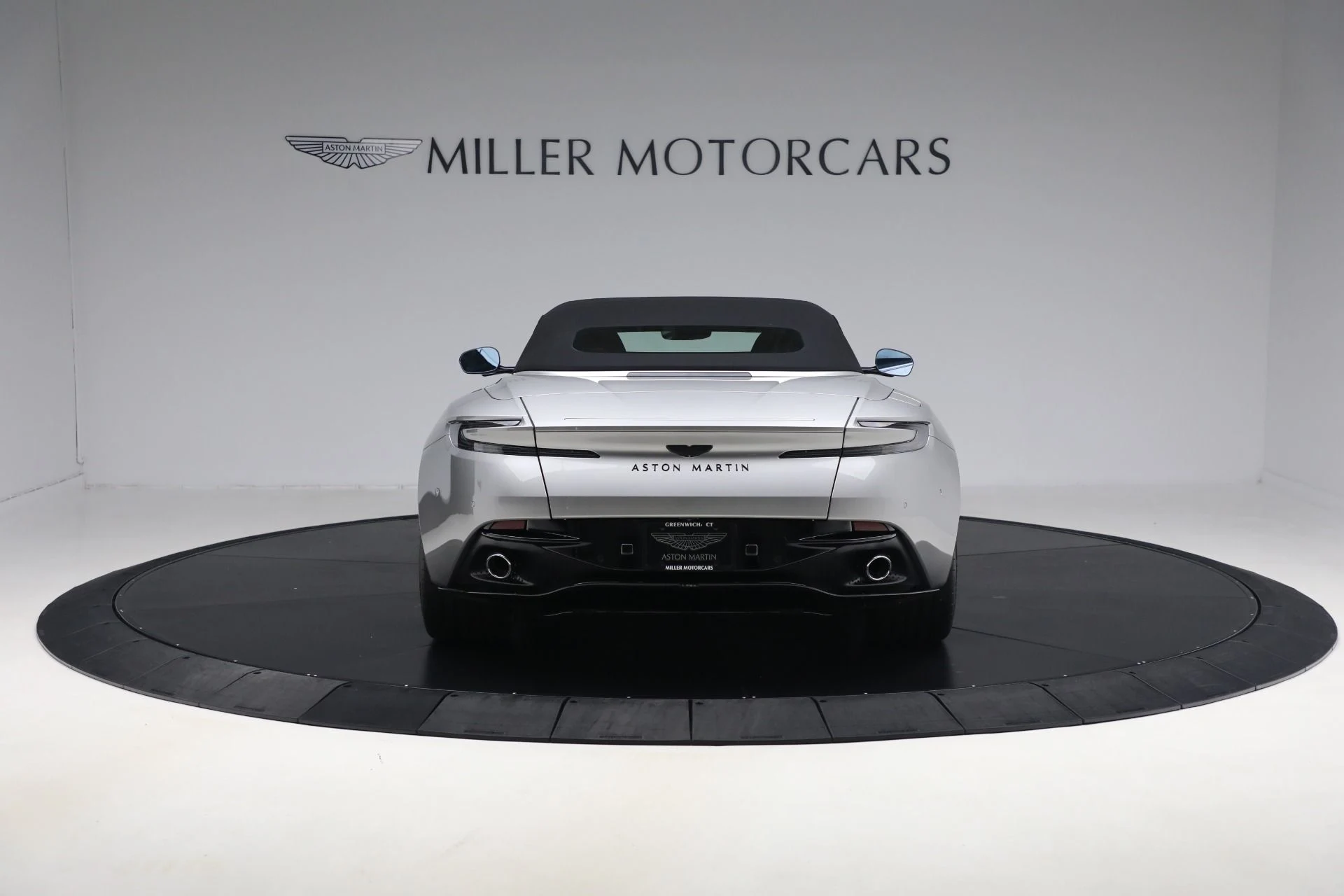 mph018_863694477_New_2026_Aston_Martin_DB_12_Volante_721b83e29d